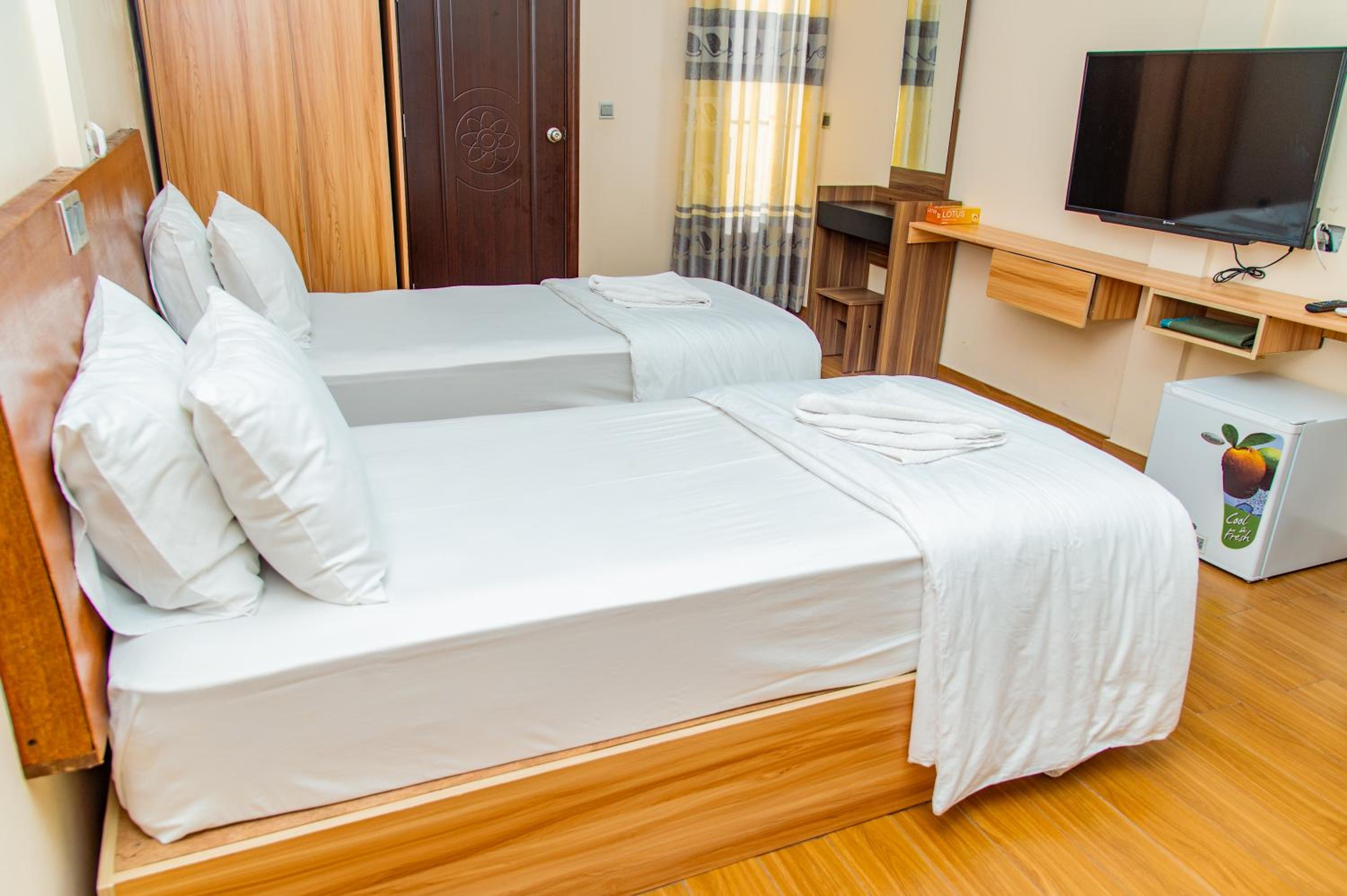Deluxe Double or Twin Room with Balcony - Photo 12