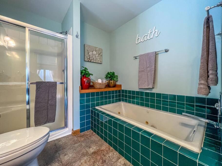 Three-Bedroom House photo 2