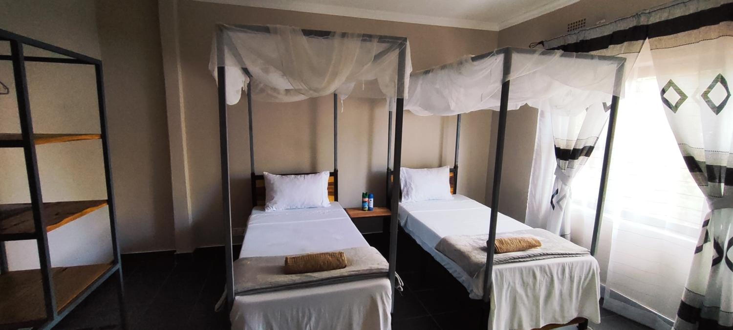 Twin Room With Shared Bathroom photo 1