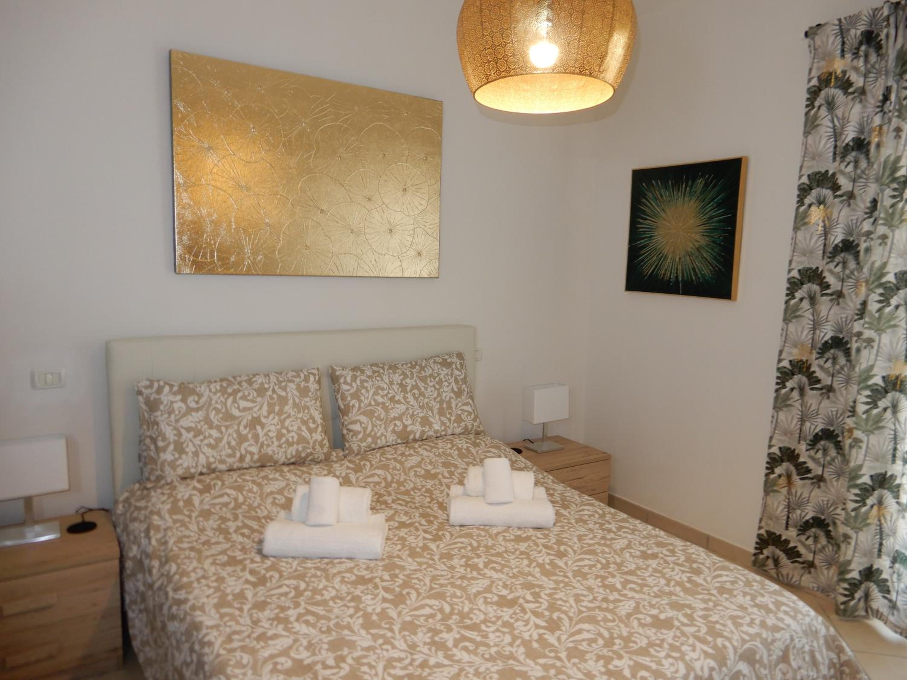 Family Room with Private Bathroom photo 1