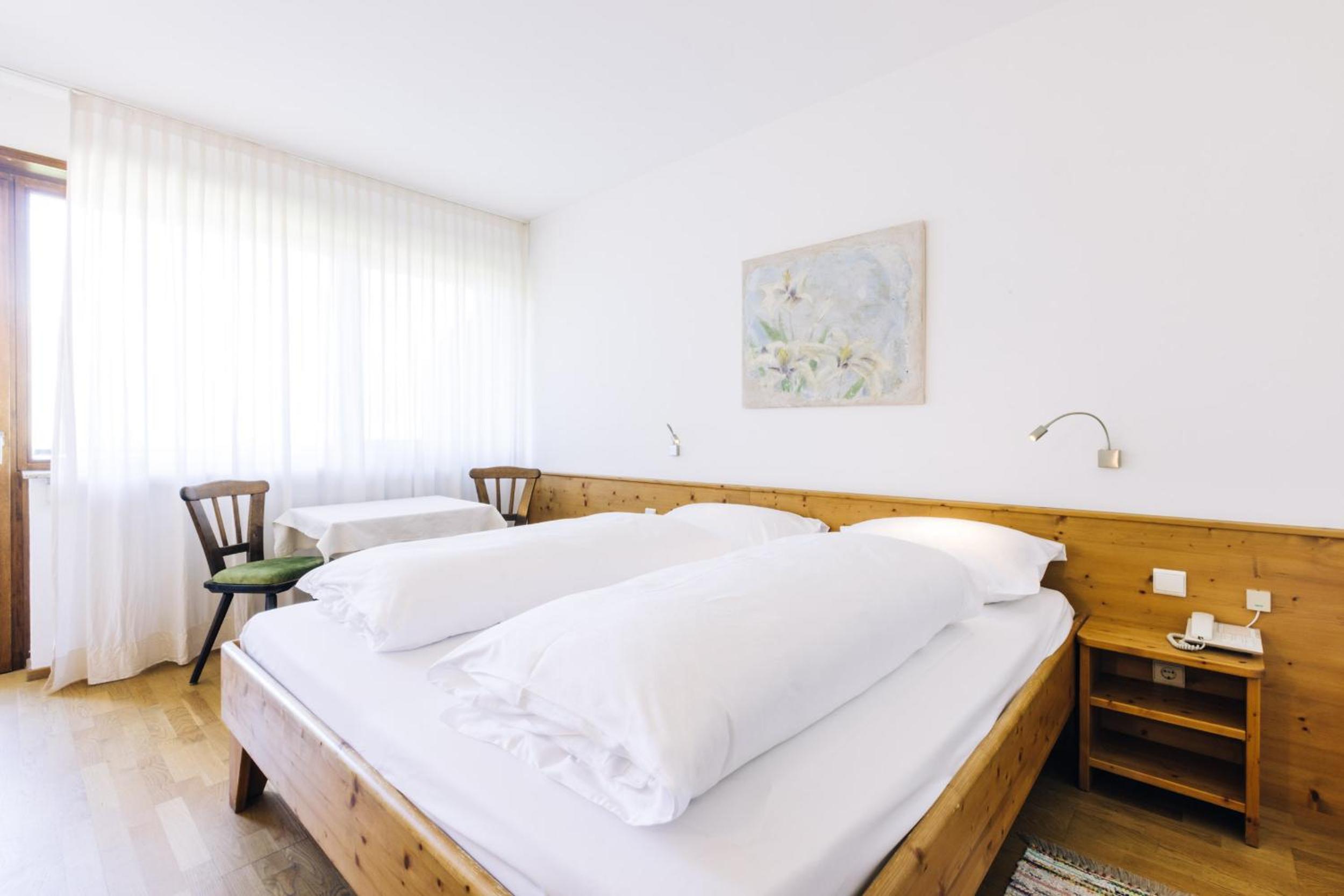 Deluxe Double Room with Balcony - Photo 3