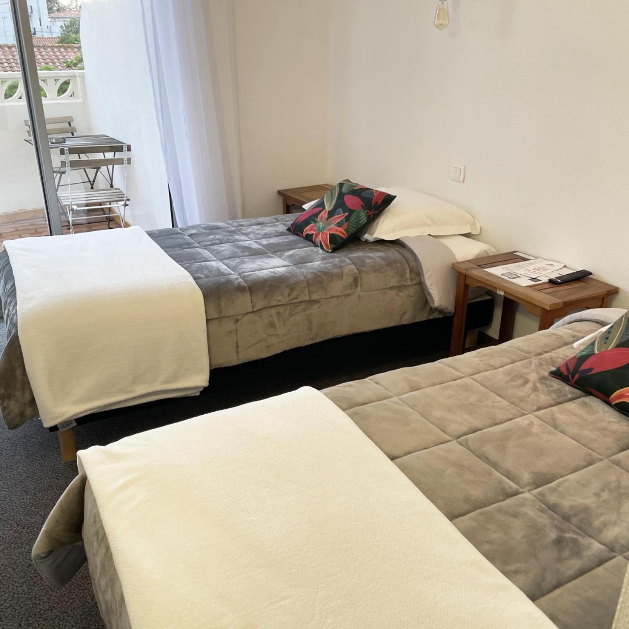 Twin Room - Photo 1
