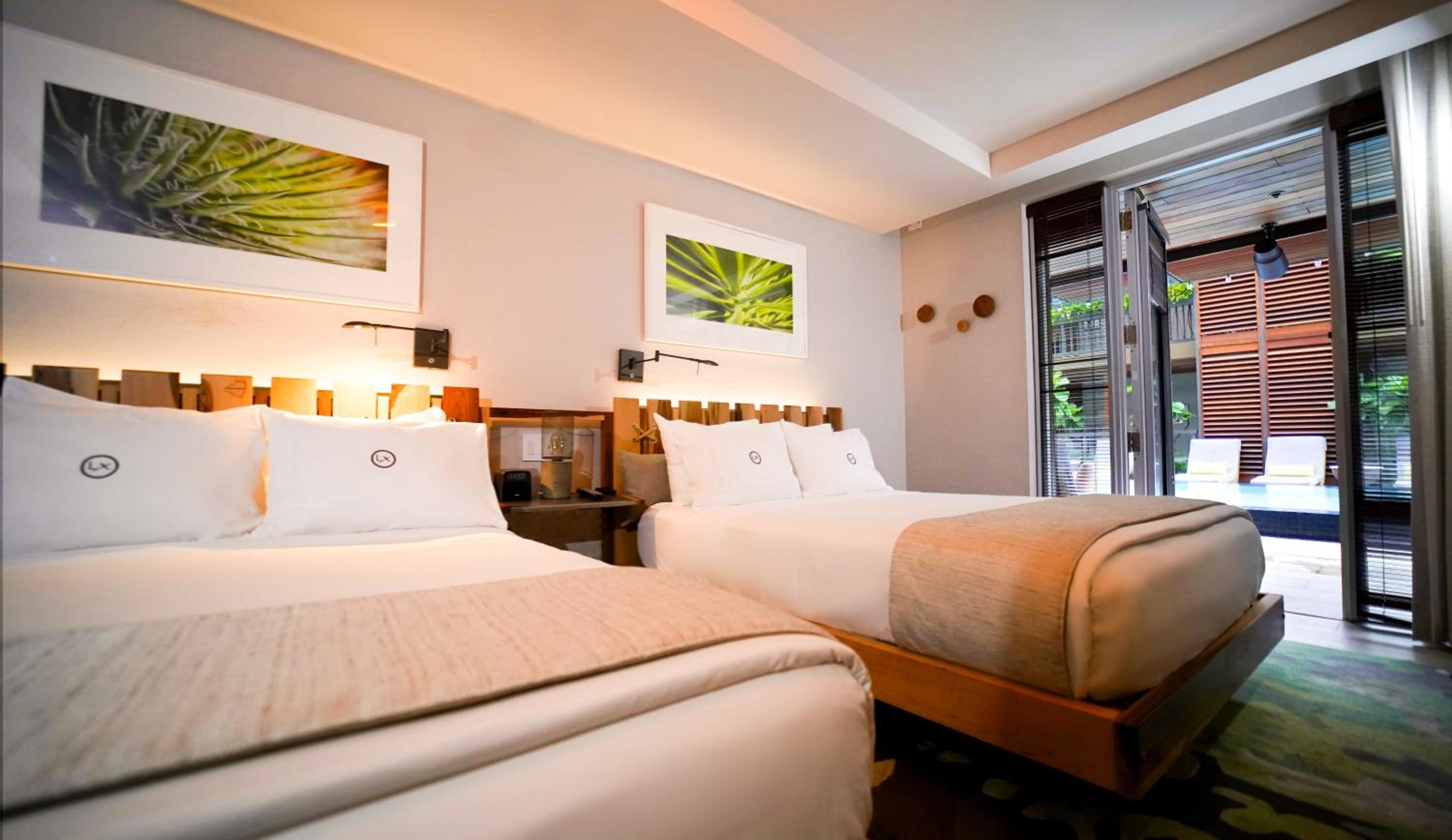 Double or Twin Room with Pool View - Photo 5