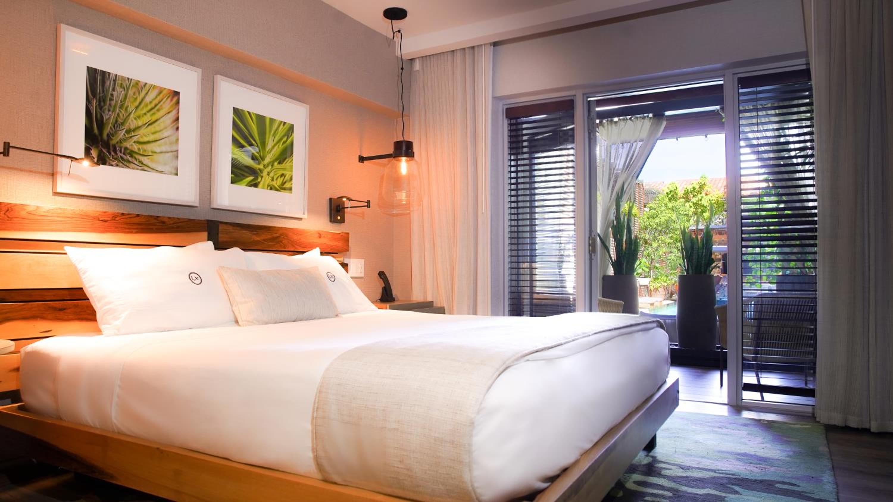 King Room with Pool View - Photo 1