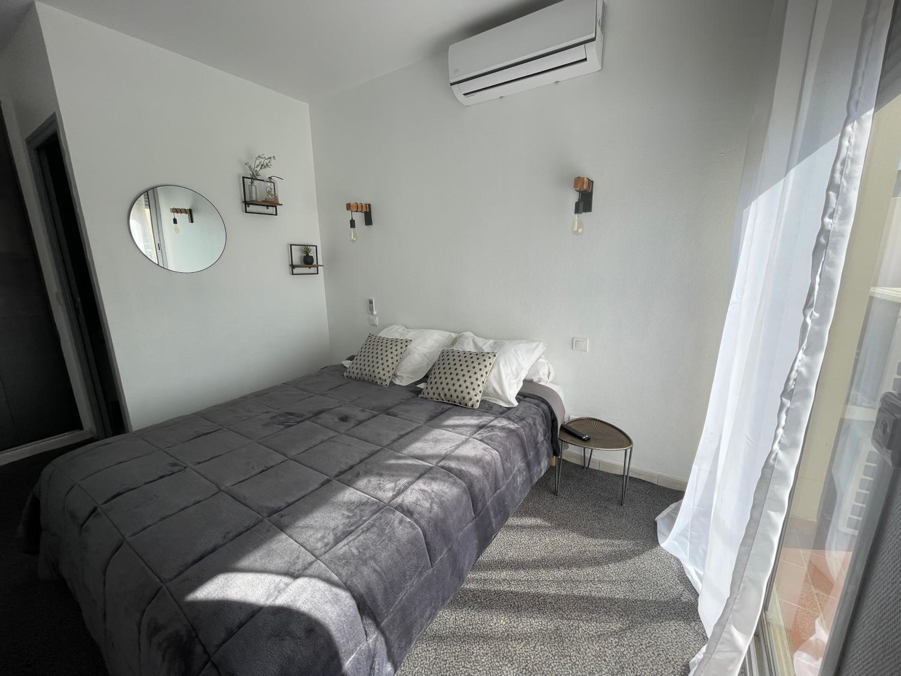 Double Room - Photo 7