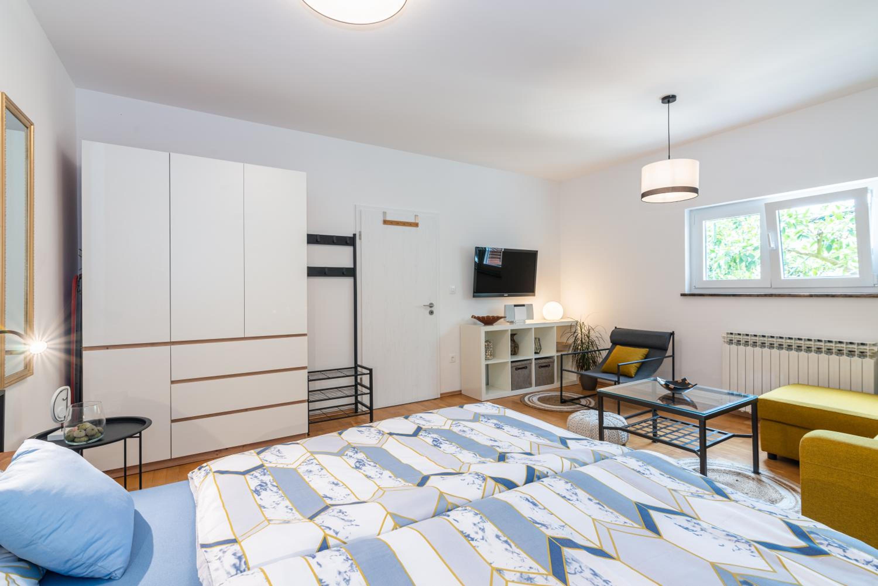 One-Bedroom Apartment photo 3