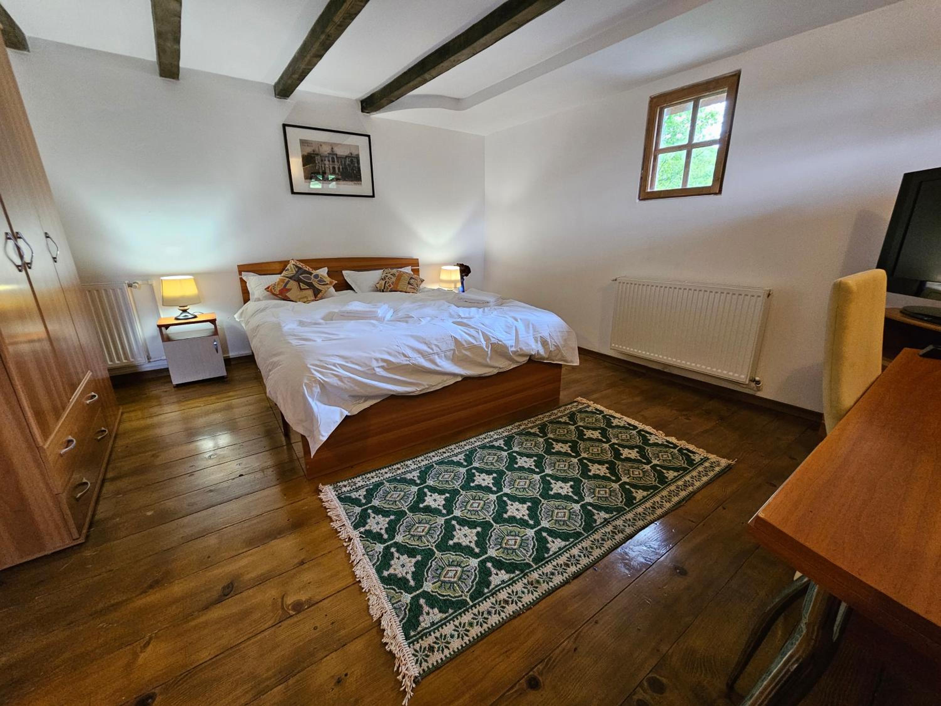 Four-Bedroom House photo 1
