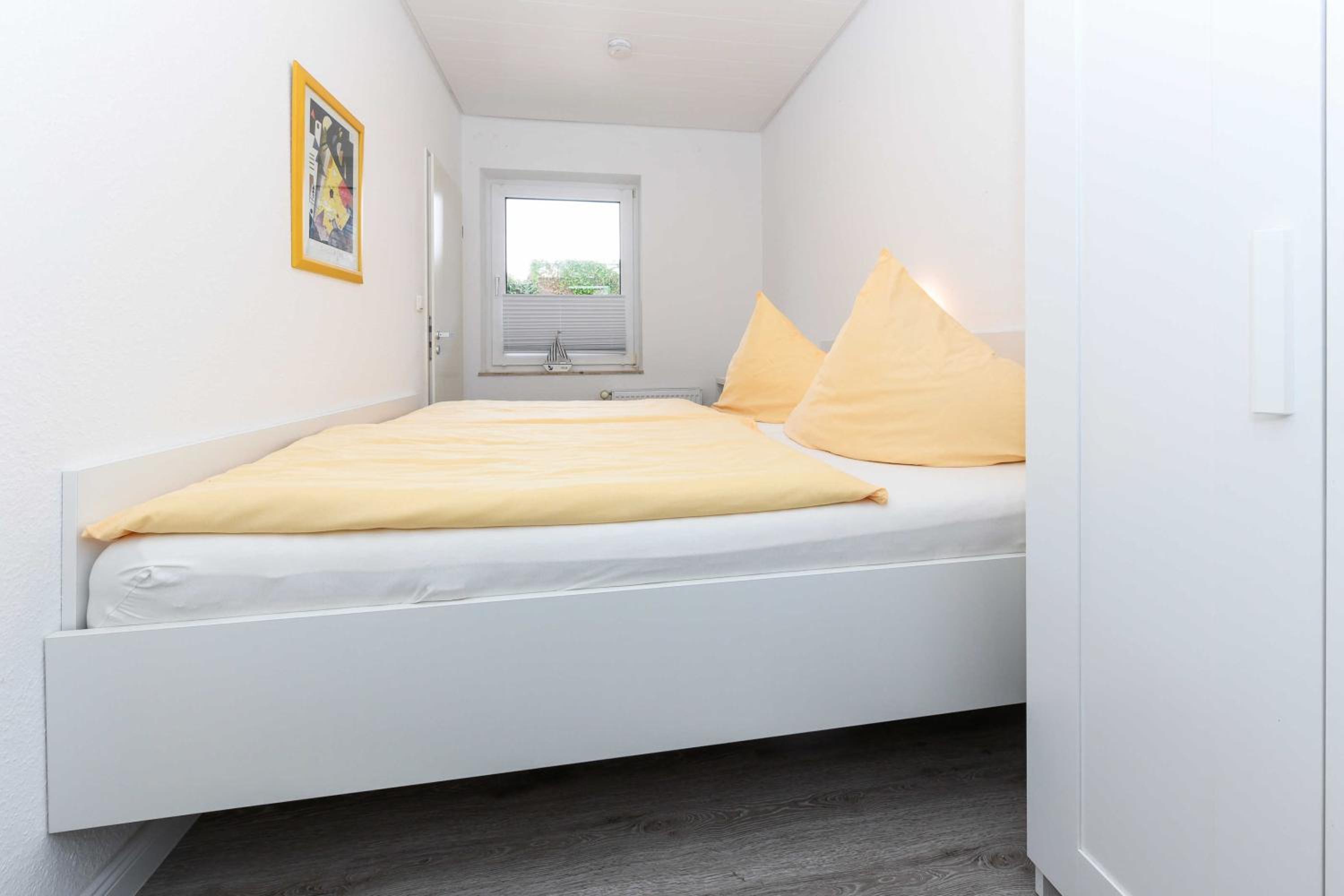 One-Bedroom Apartment with Terrace photo 2