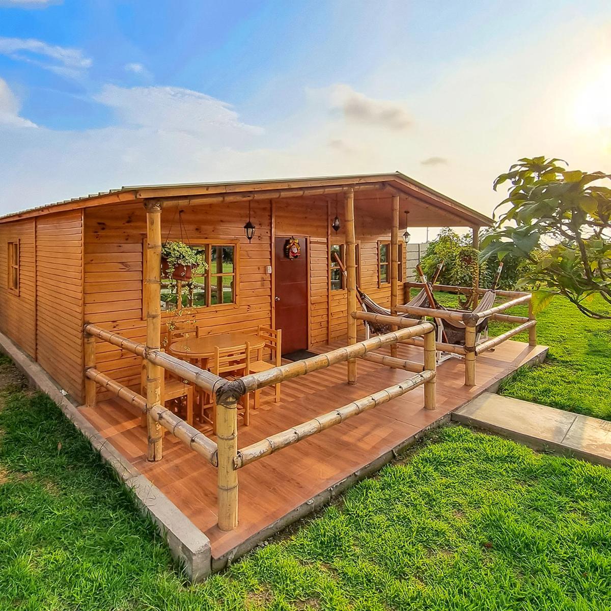 Deluxe Bungalow photo 3
