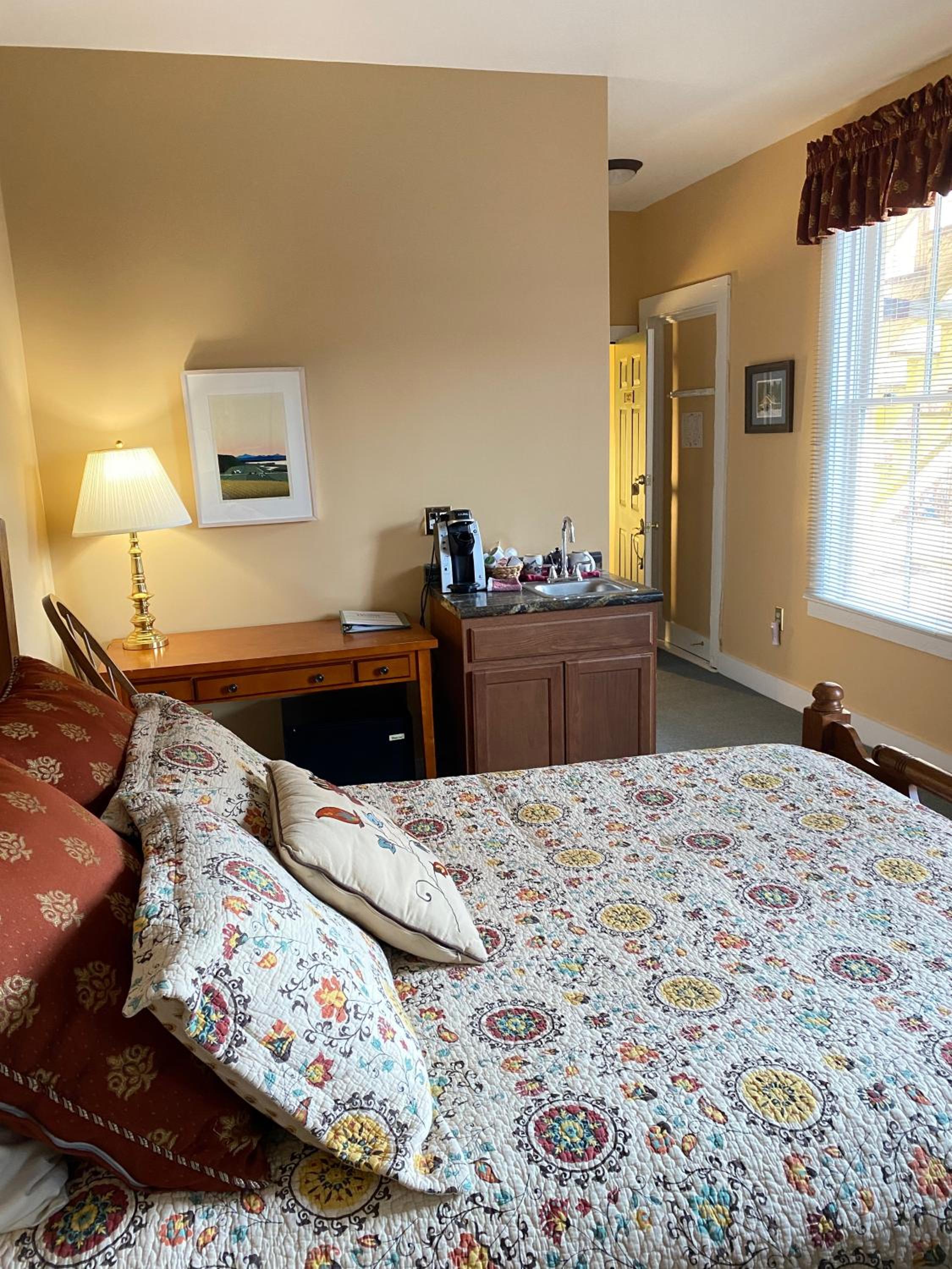 Budget Double Room photo 2