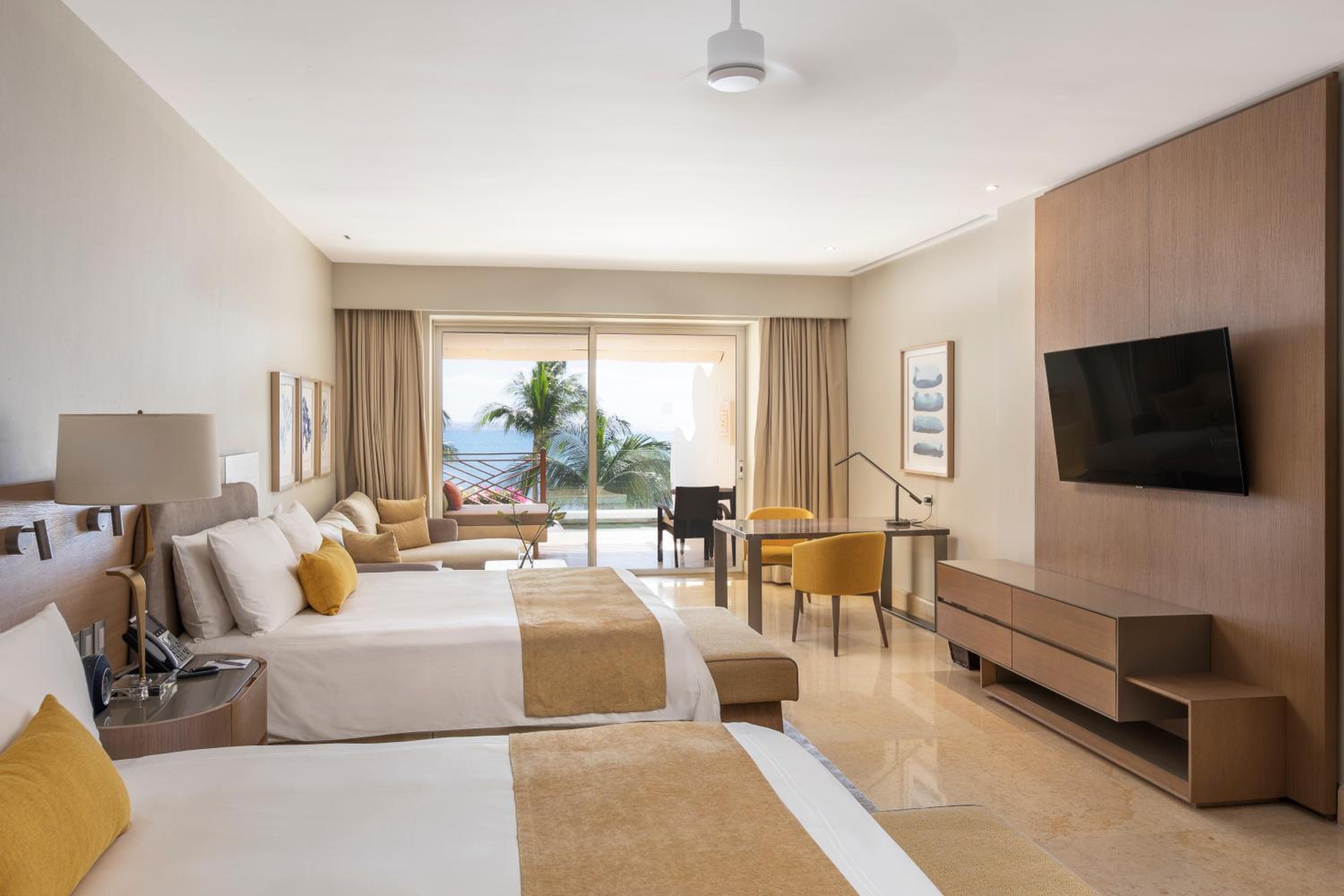 Ambassador Pool Suite Ocean View - Photo 1
