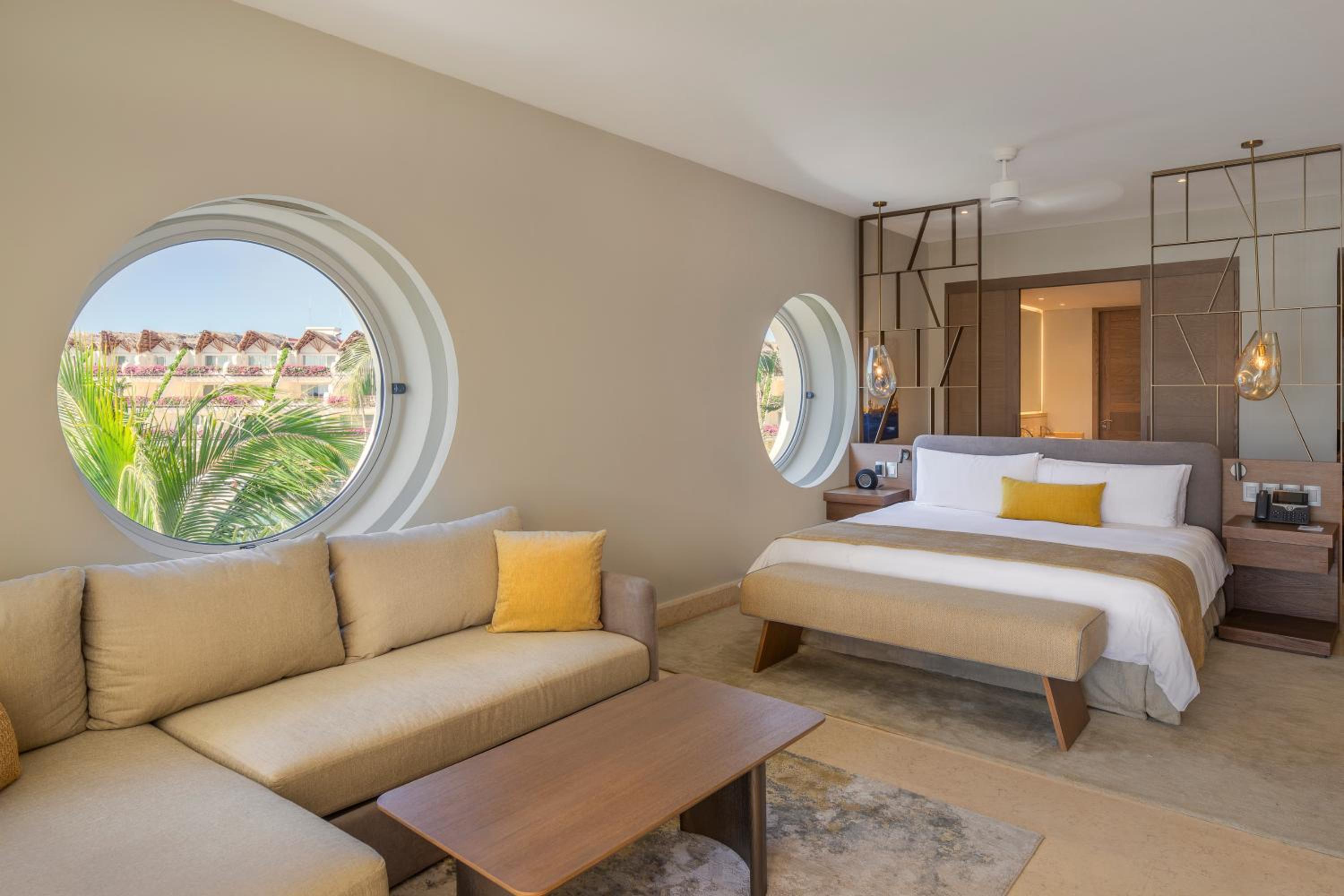 Ambassador Pool Suite Ocean View - Photo 8