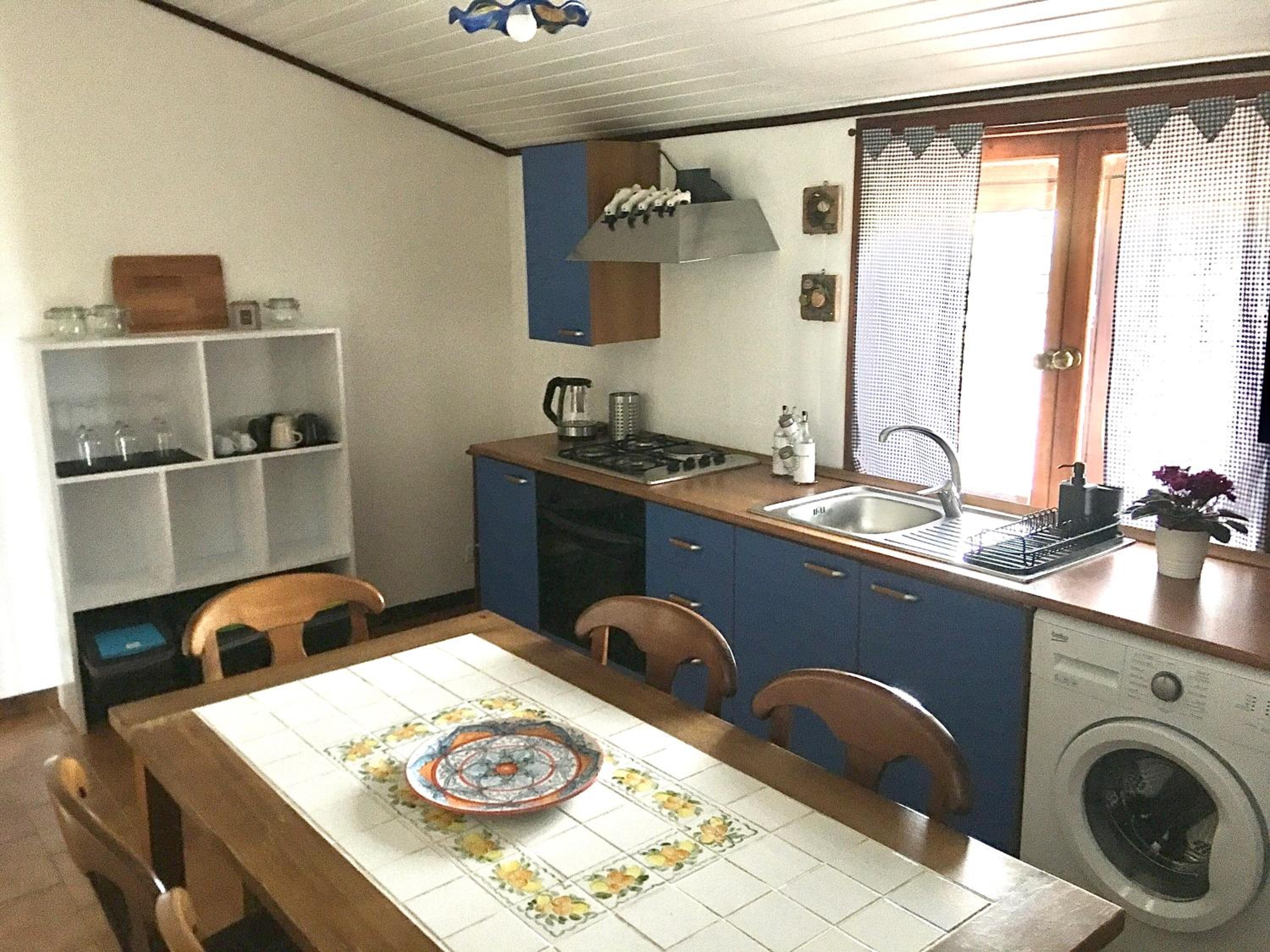 Three-Bedroom House photo 3