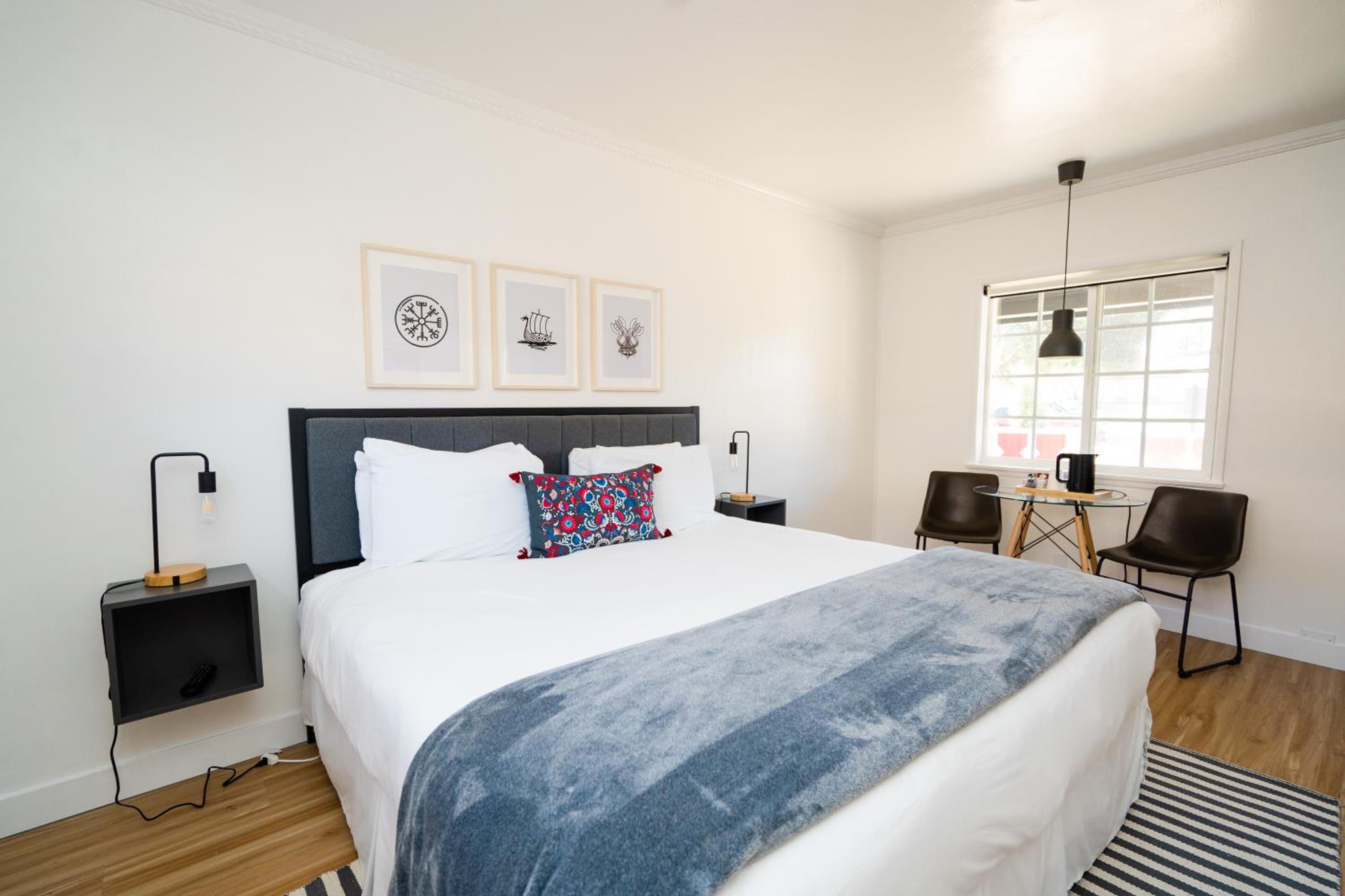 Standard King Room photo 1