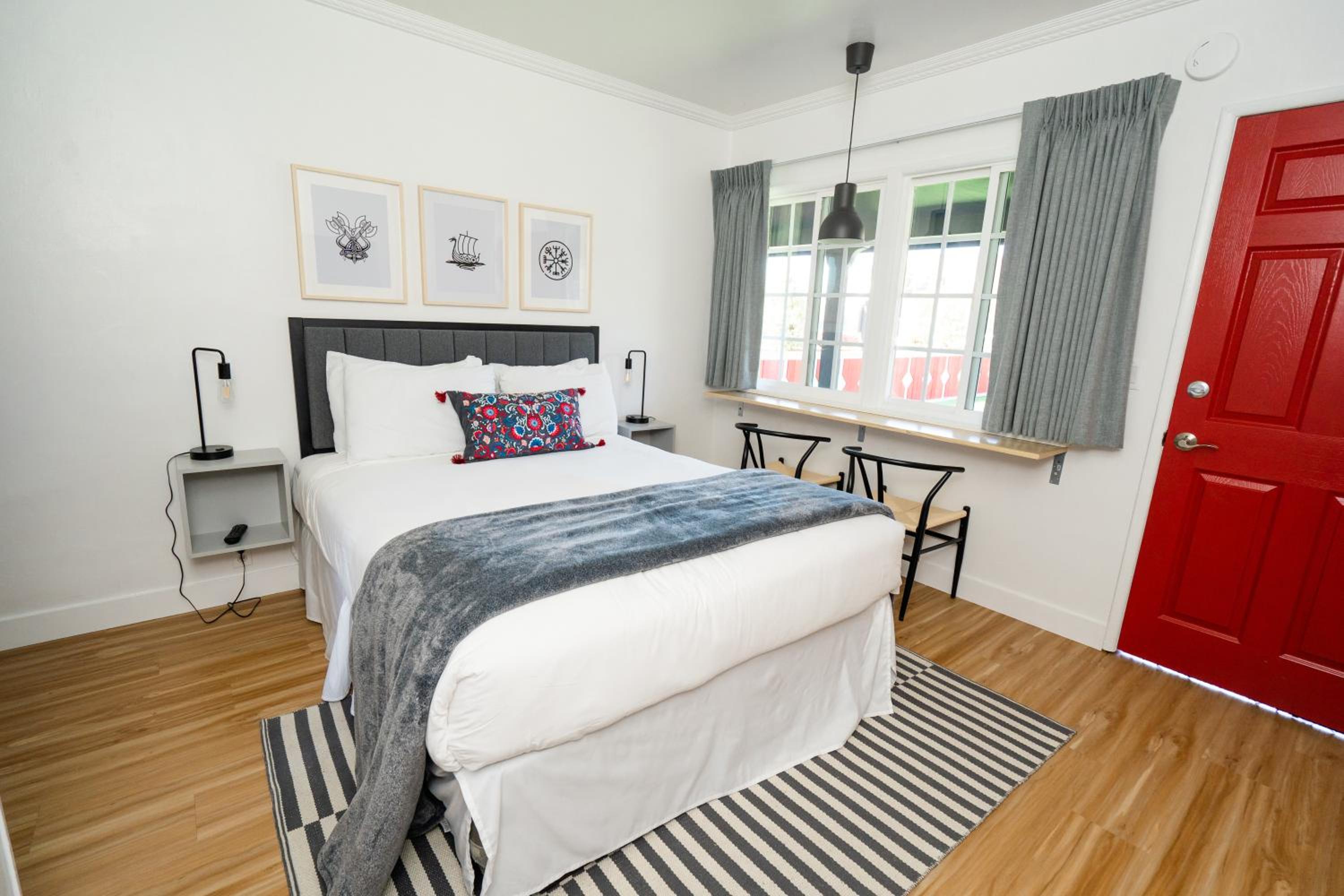 Standard Queen Room photo 1