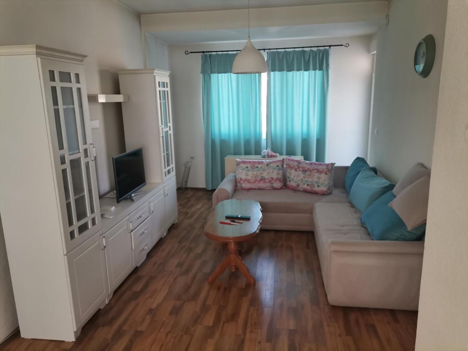 One-Bedroom Apartment photo 3