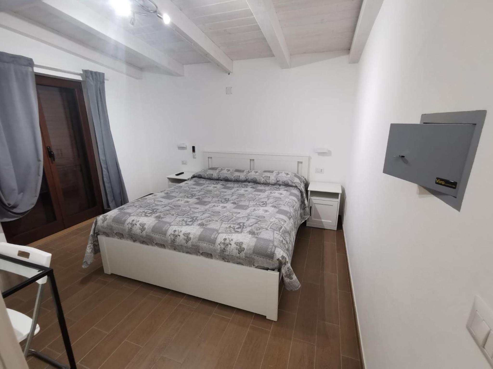 One-Bedroom Apartment - Photo 17