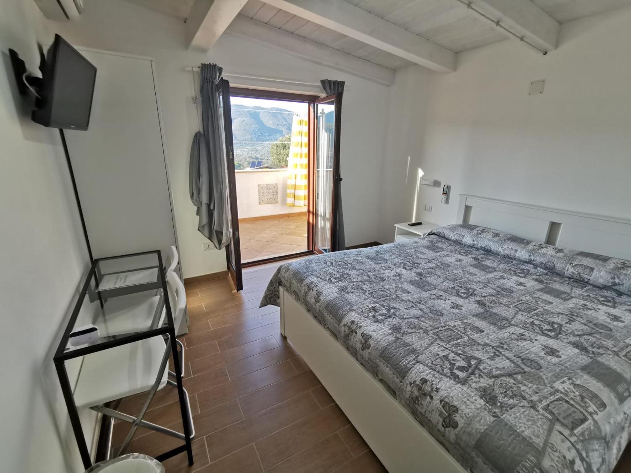 One-Bedroom Apartment - Photo 16