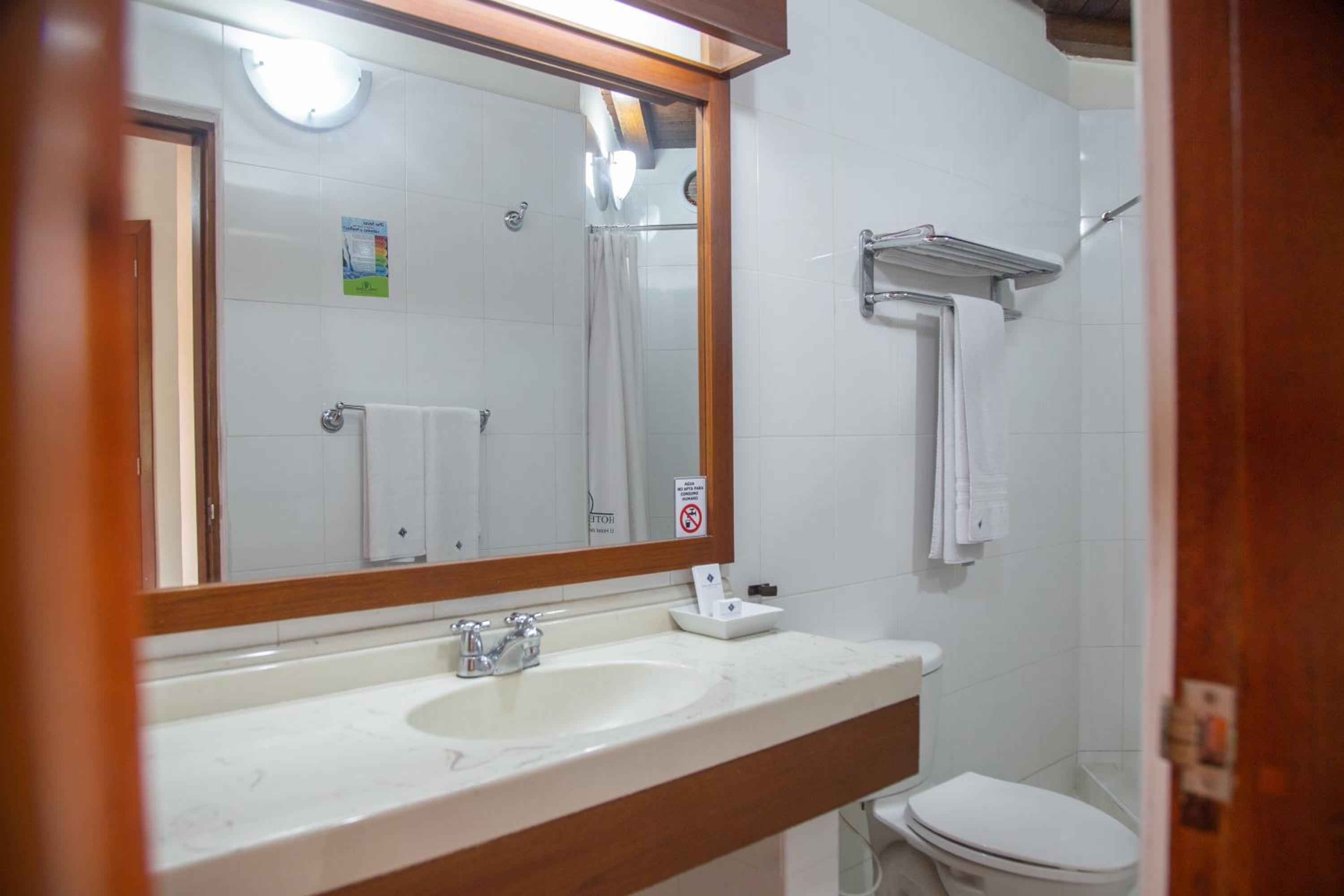 King Executive Room - Non-Smoking - Photo 4