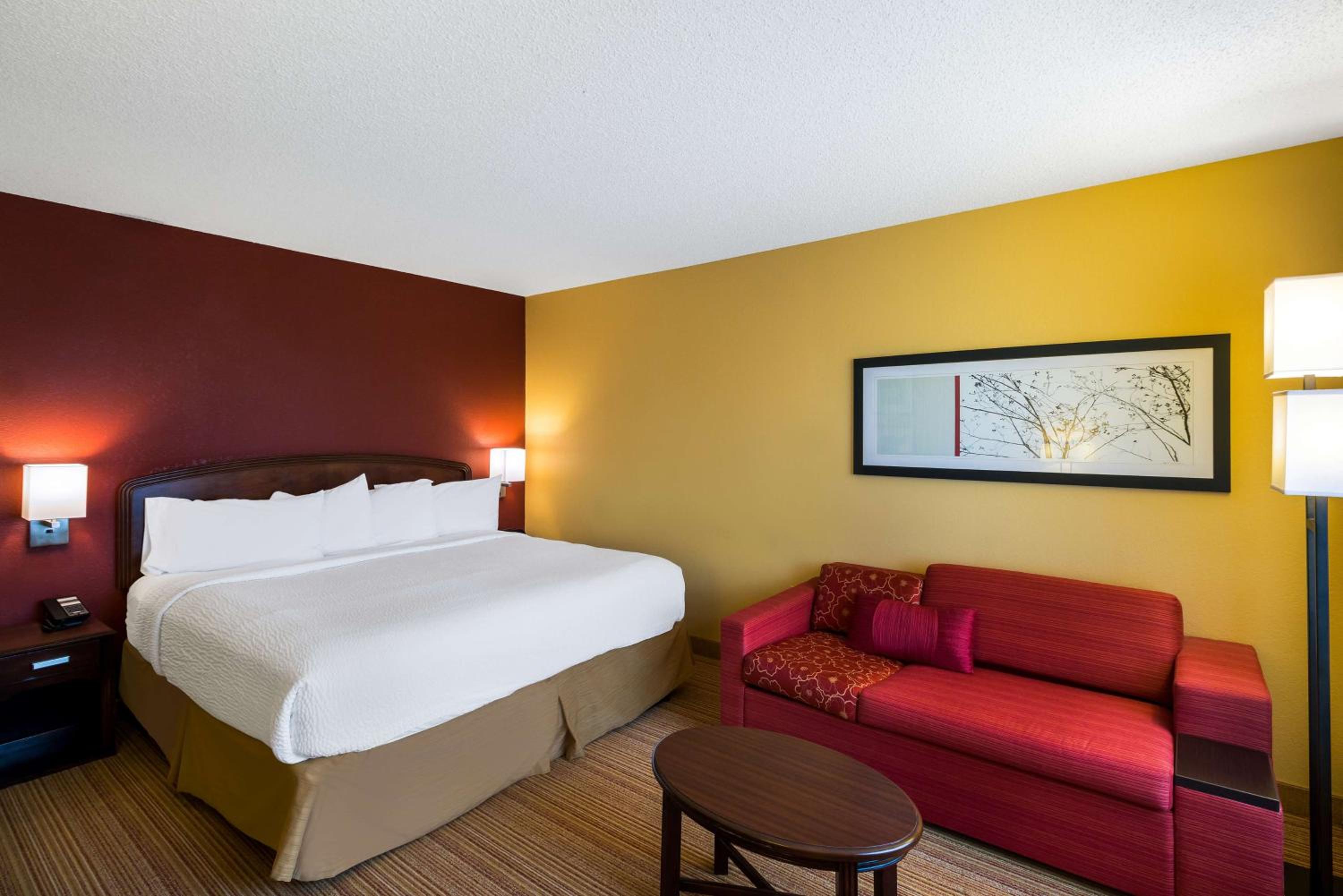 Deluxe King Room - Photo 2