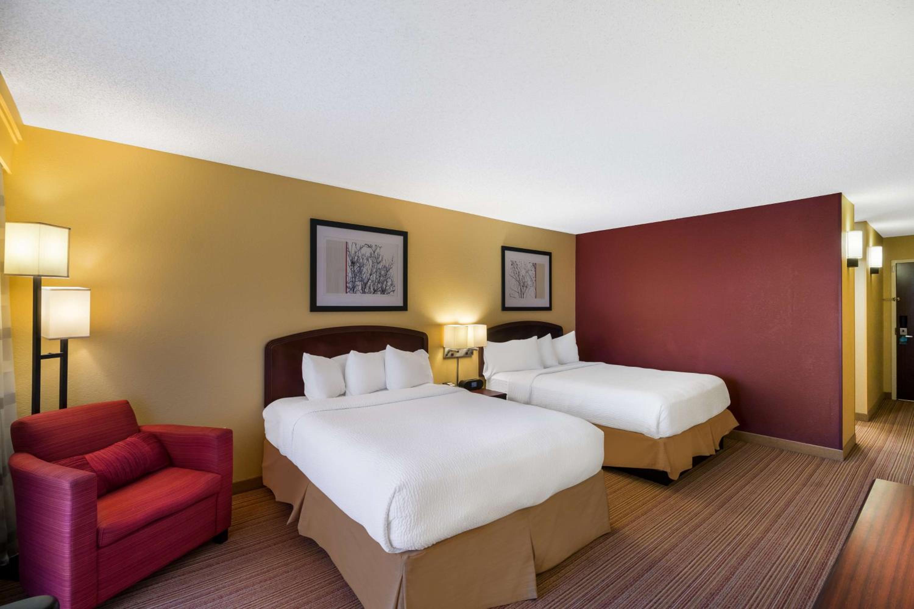 Deluxe Queen Room - Photo 2