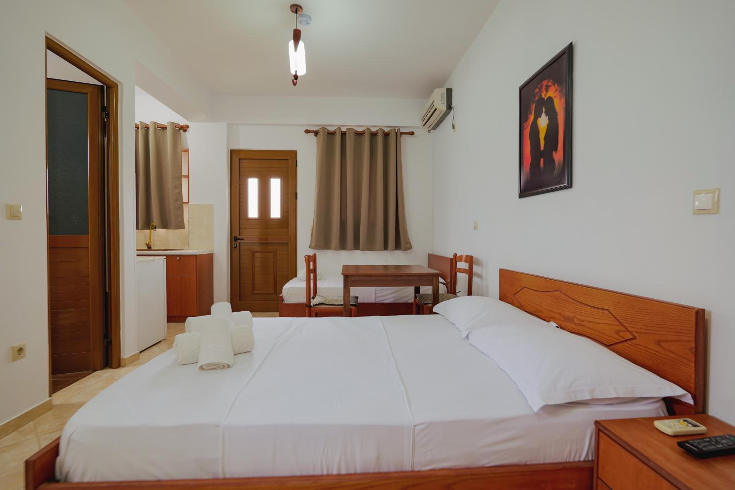 Triple Room with Balcony photo 3