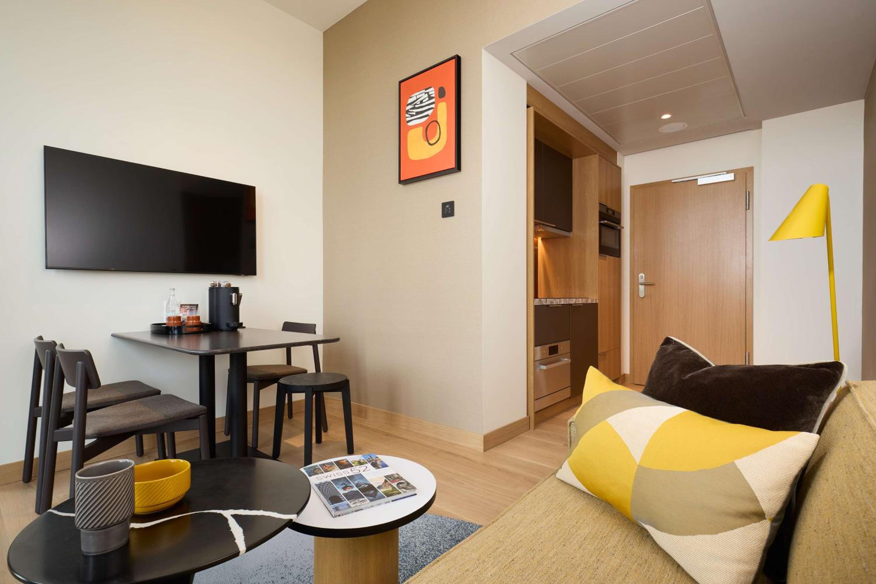 One-Bedroom Apartment - Photo 2