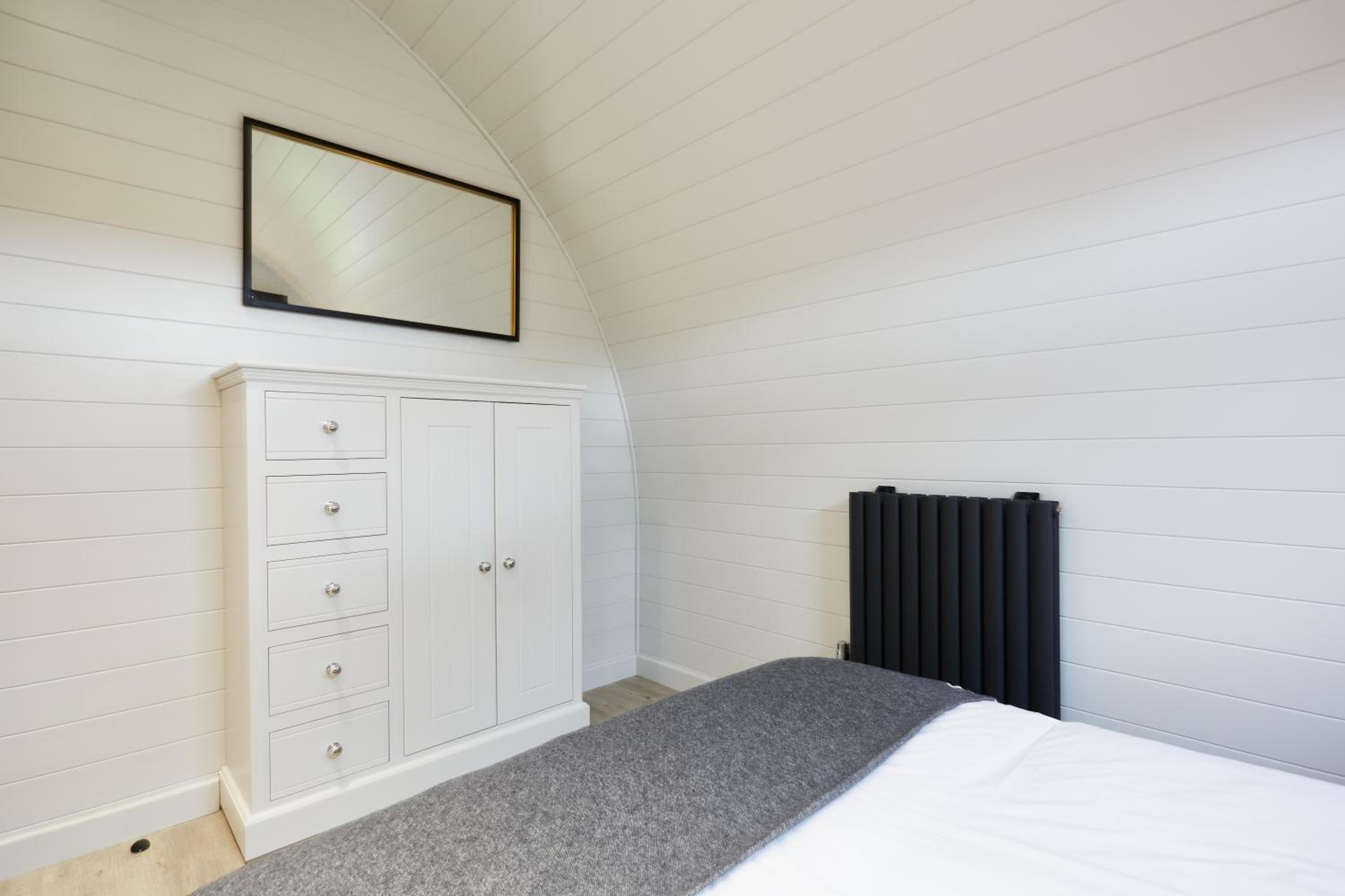 Contemporary Lodge 2 Bedroom Hot Tub Pet Friendly photo 3