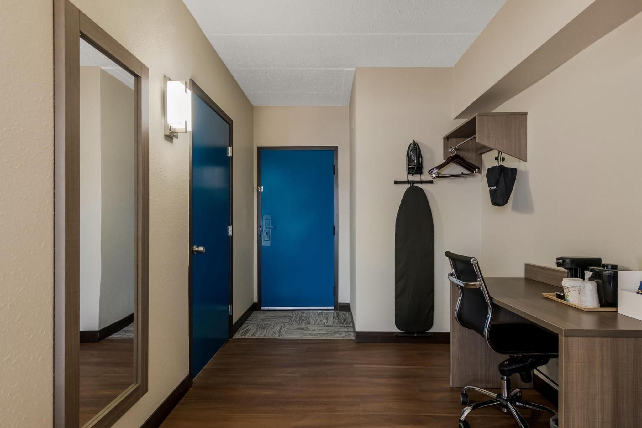  Premium King Room Disability Access with Partial Ocean View Smoke Free - Photo 9
