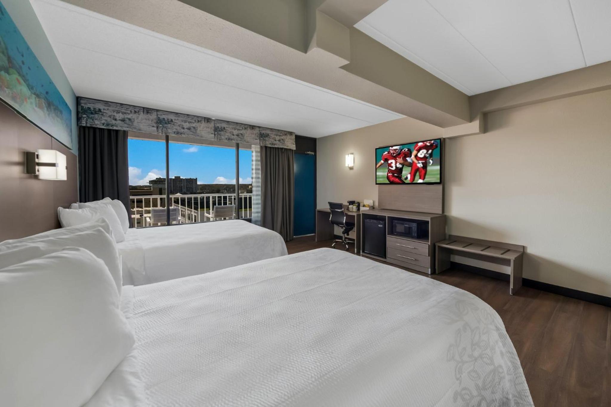 Premium Two Double Beds with Partial Ocean View Smoke Free (Upgraded Bedding) - Photo 5