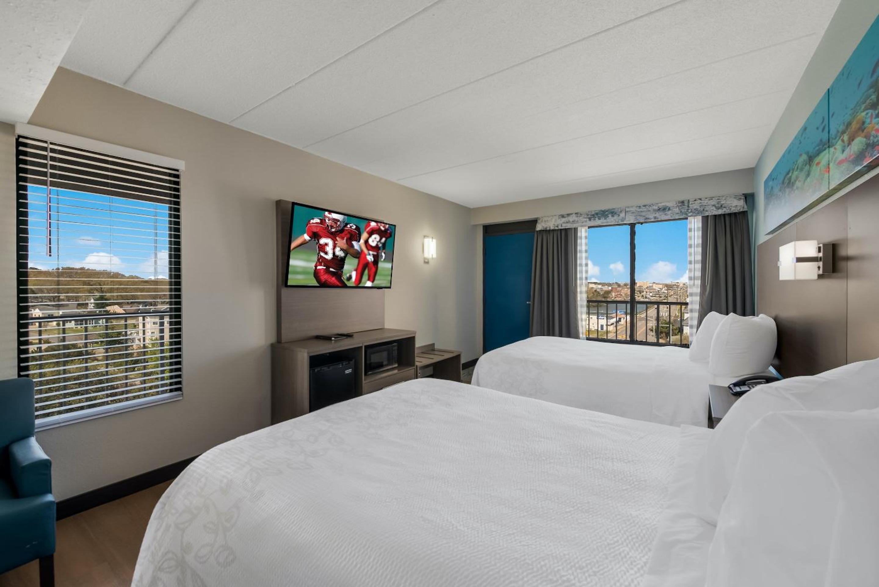  Superior Room with Two Double Beds with Pool View Smoke Free - Photo 9