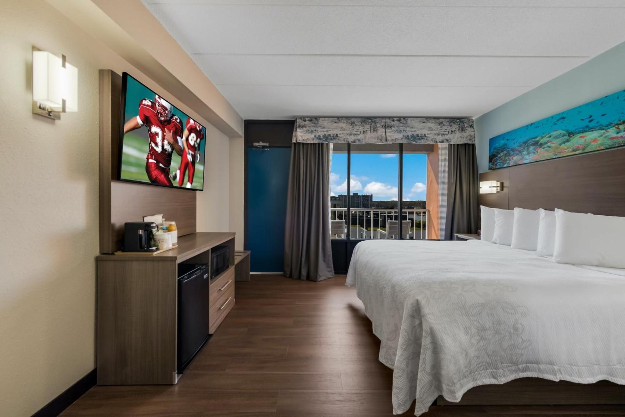  Premium King Room Disability Access with Partial Ocean View Smoke Free - Photo 2