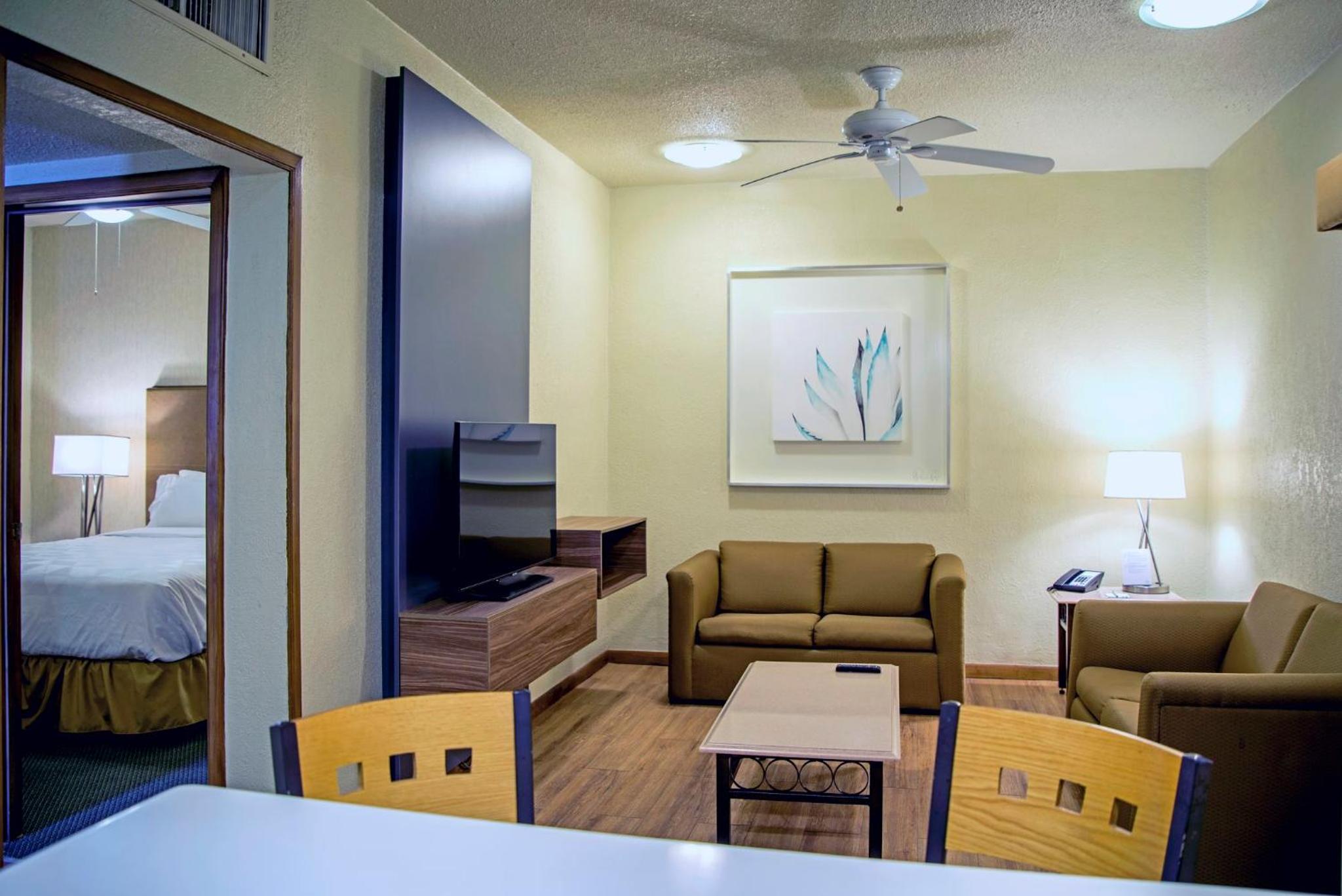 Two-Bedroom King Suite - Photo 3