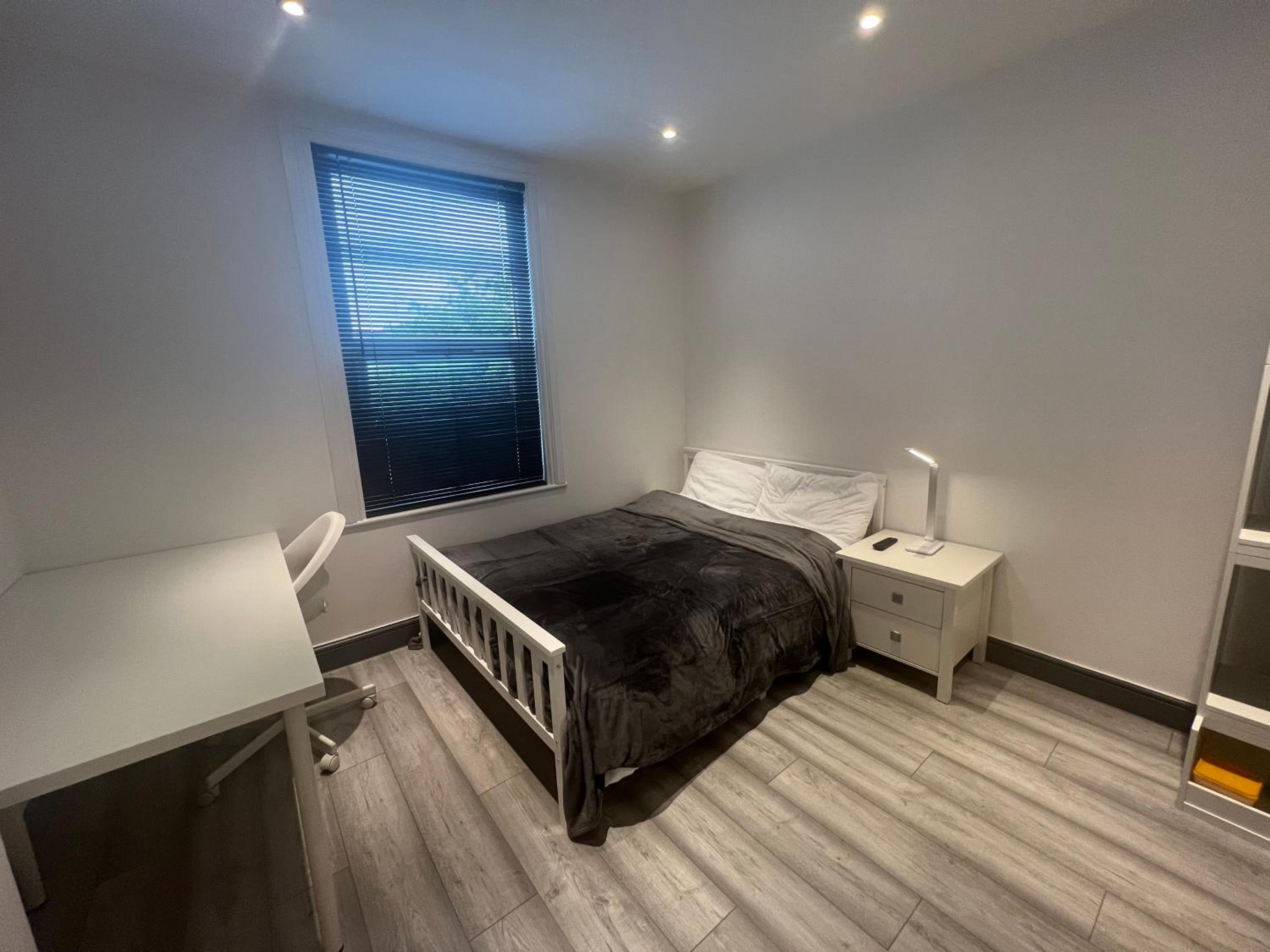 Double Room with Shared Bathroom photo 1