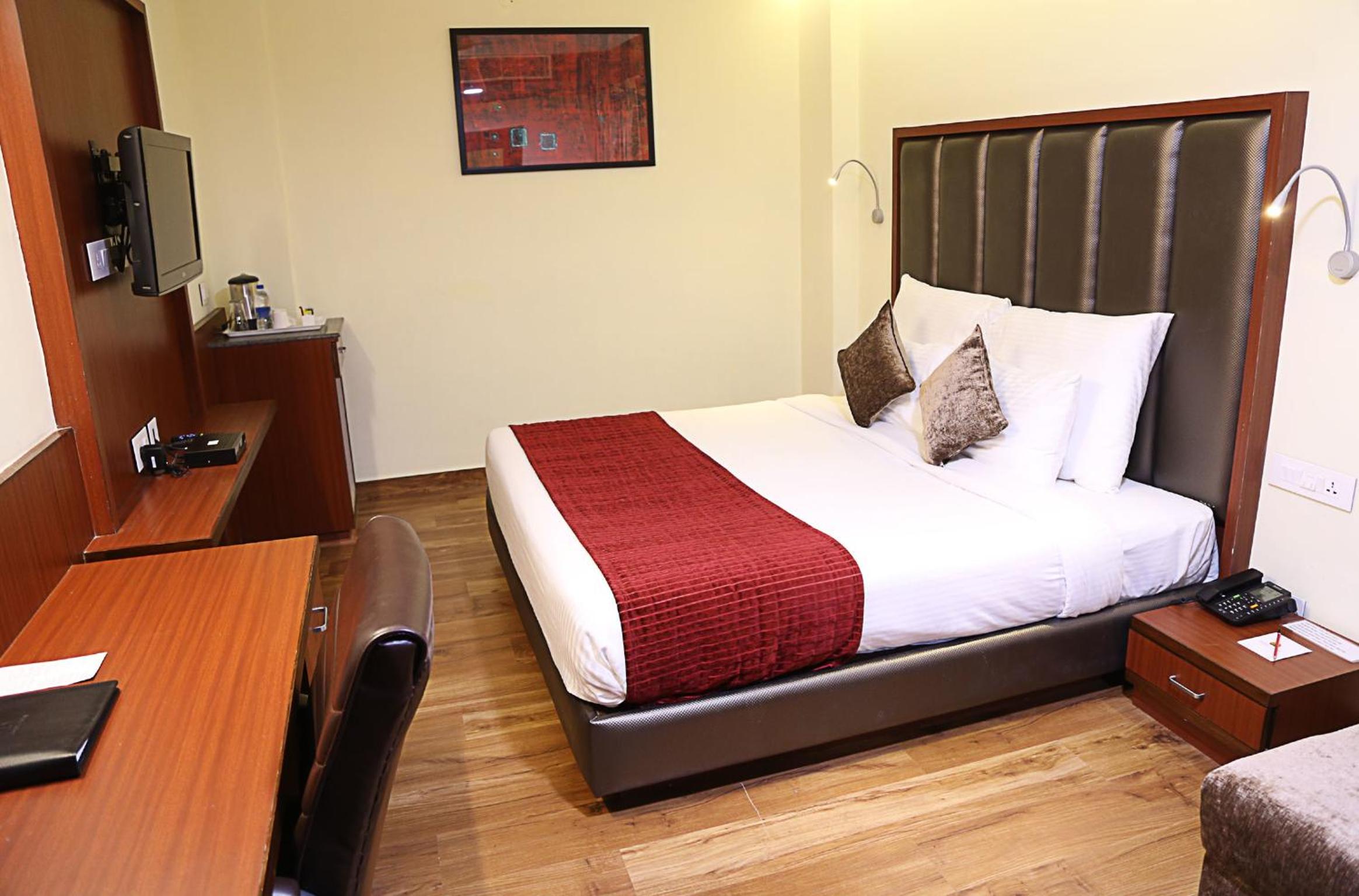 Deluxe Double Room photo 2