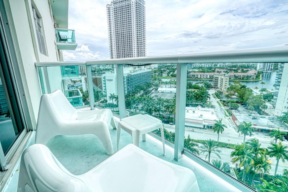 Standard One-Bedroom Apartment with City View