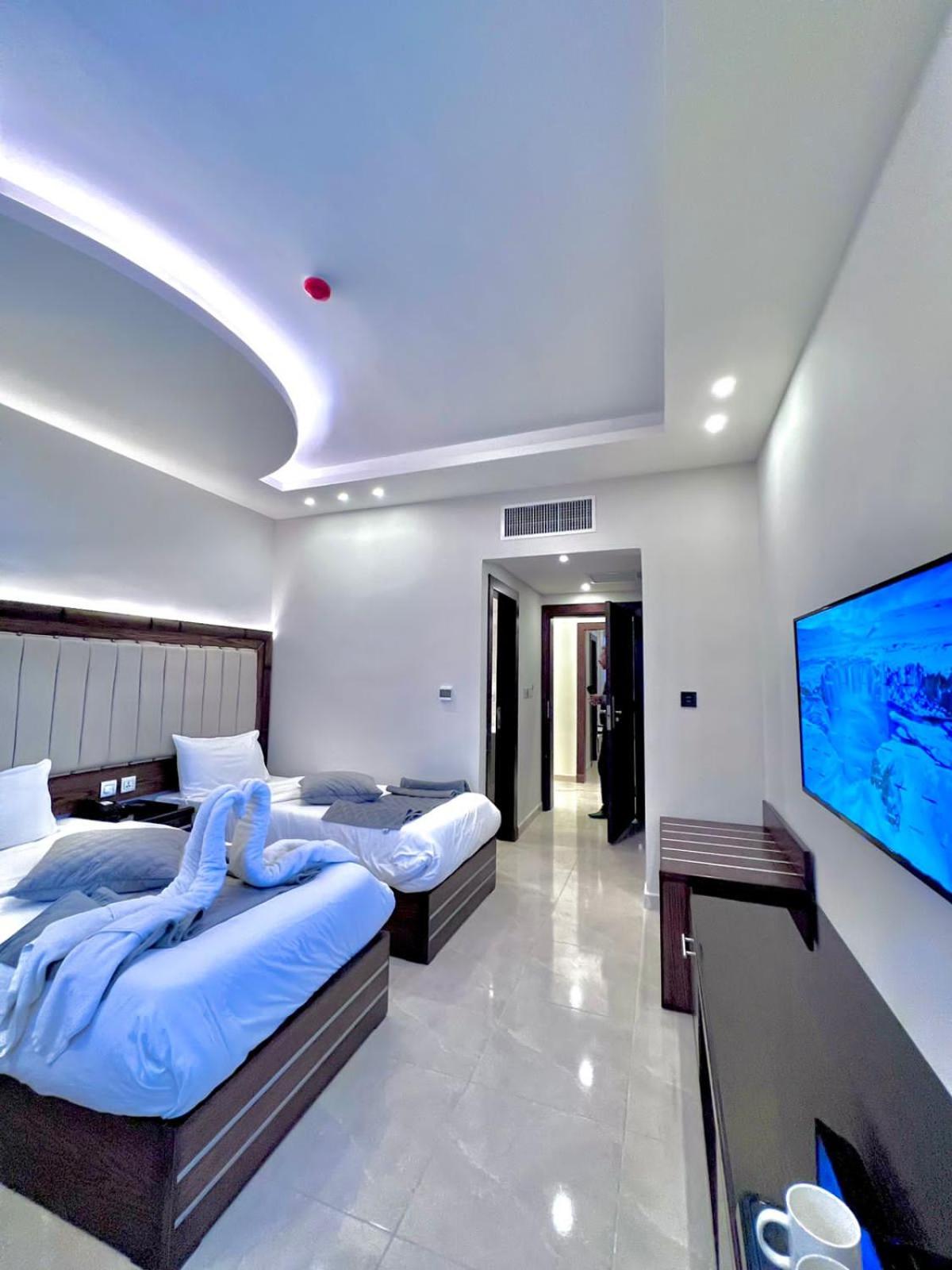 Standard Twin Room - Photo 2