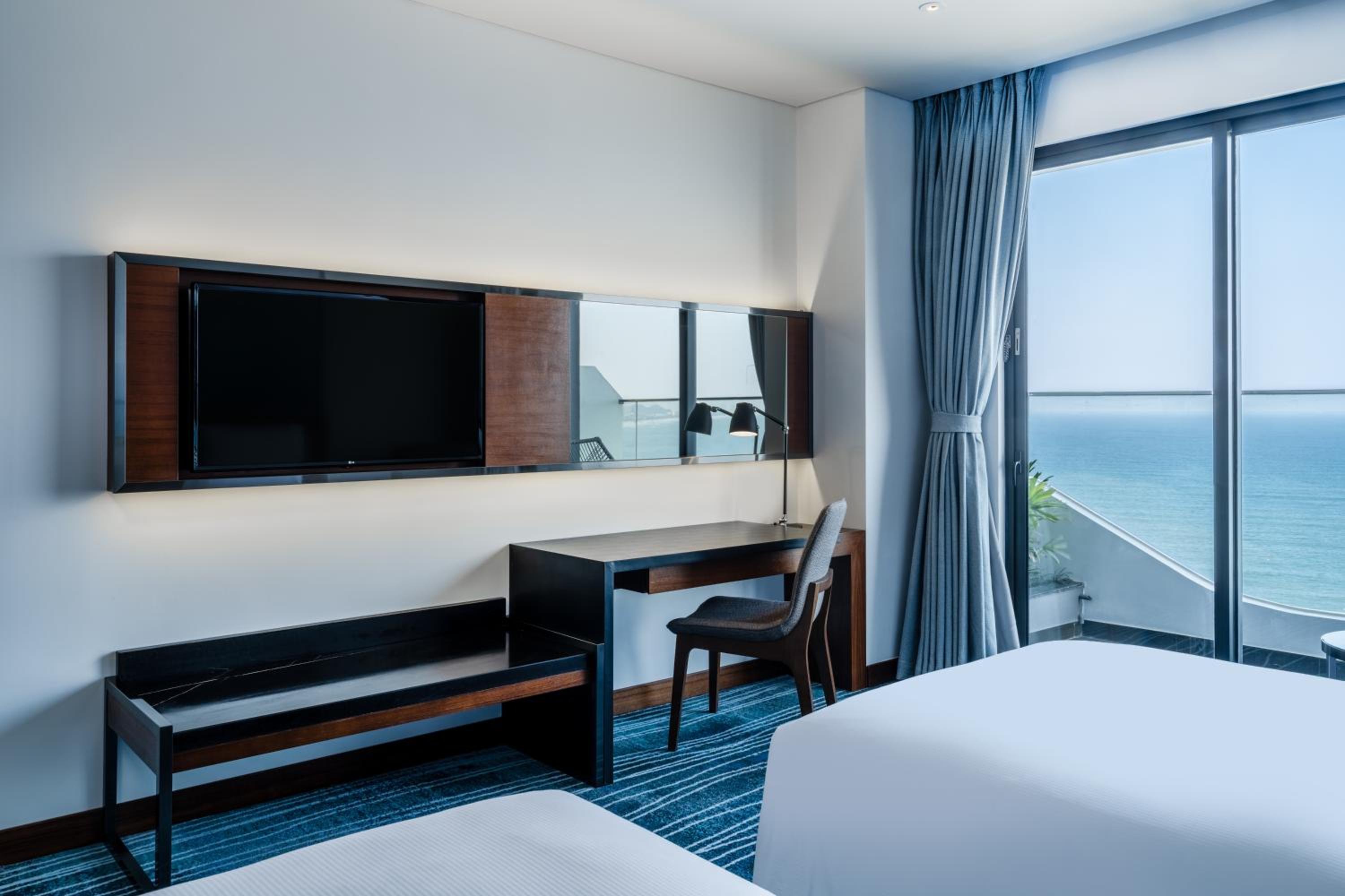 Deluxe Twin Room with Ocean View and Balcony - Photo 5