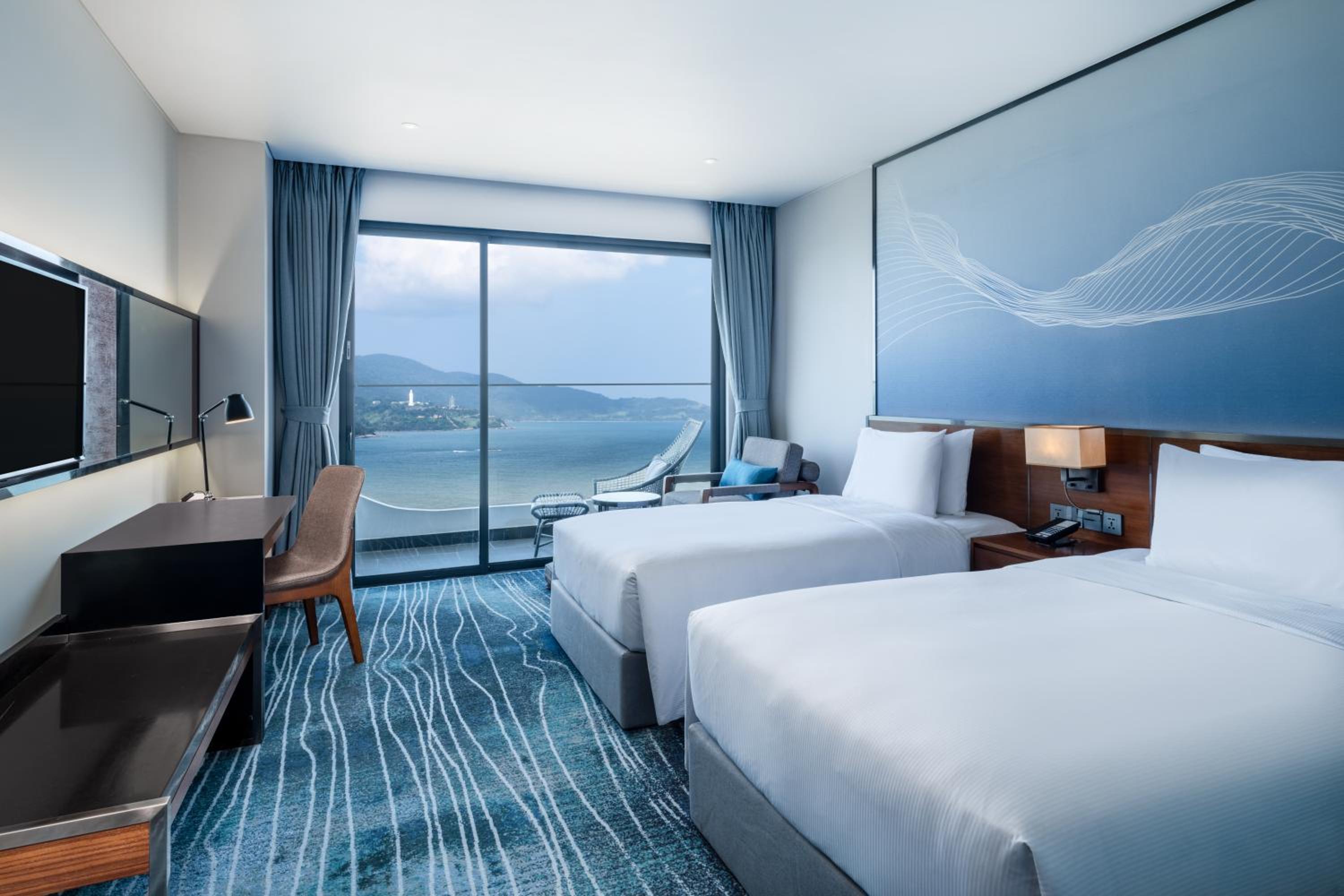 Deluxe Twin Room with Ocean View and Balcony - Photo 2