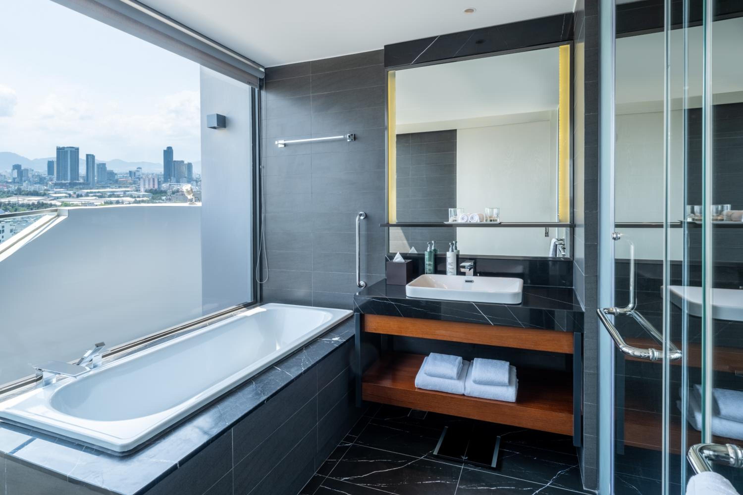Panoramic Room with Ocean View and Balcony photo 2