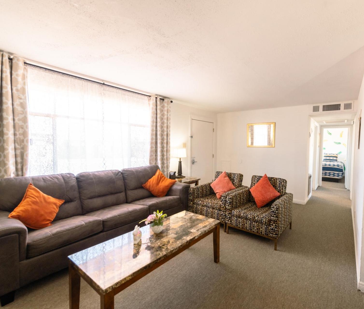 Three-Bedroom Apartment photo 1