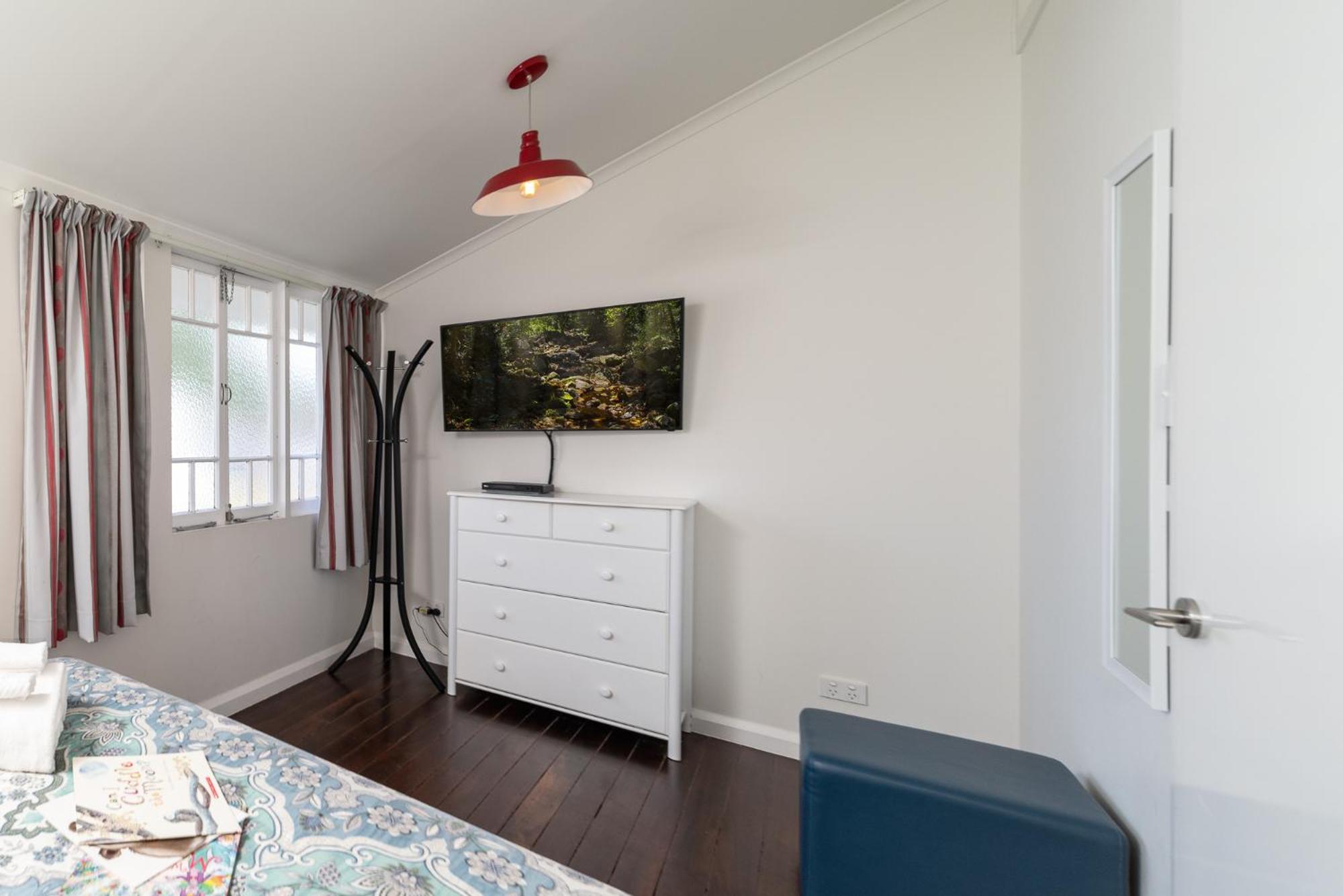 Four-Bedroom House photo 3