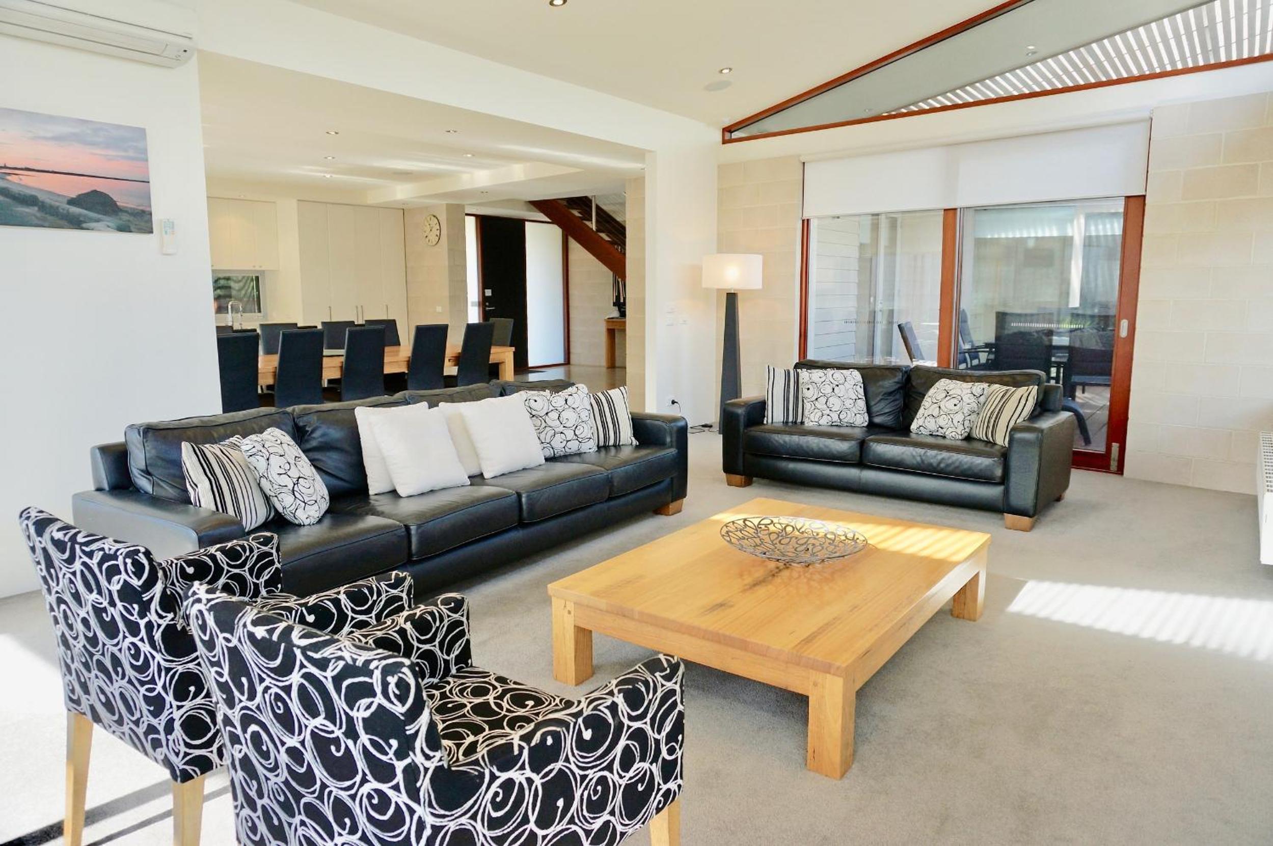 Four-Bedroom House photo 3