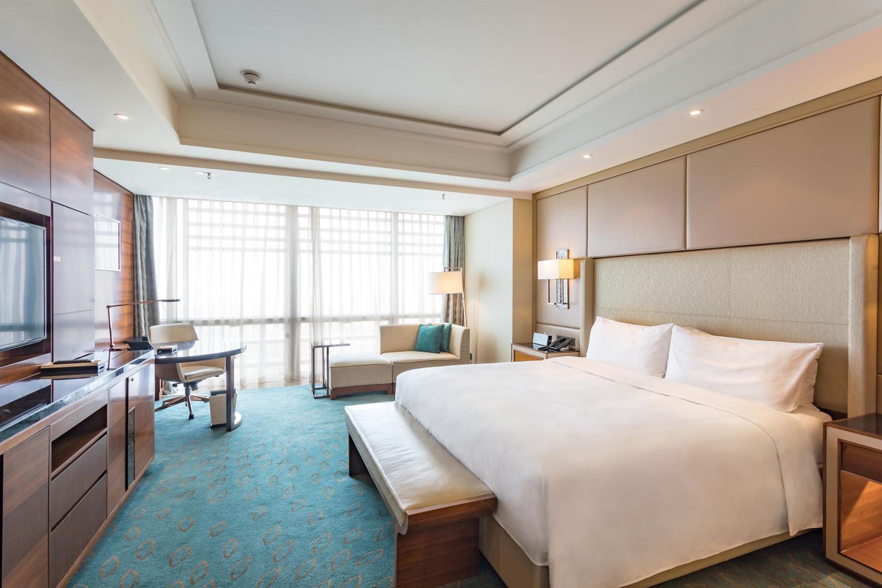 Premium King Room - Photo 1