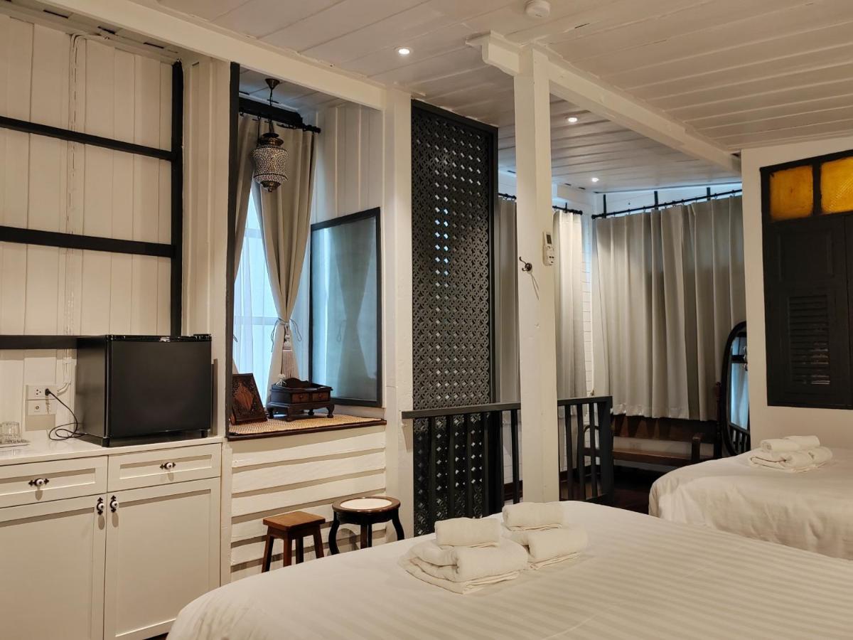 Deluxe Double Room with Balcony photo 2