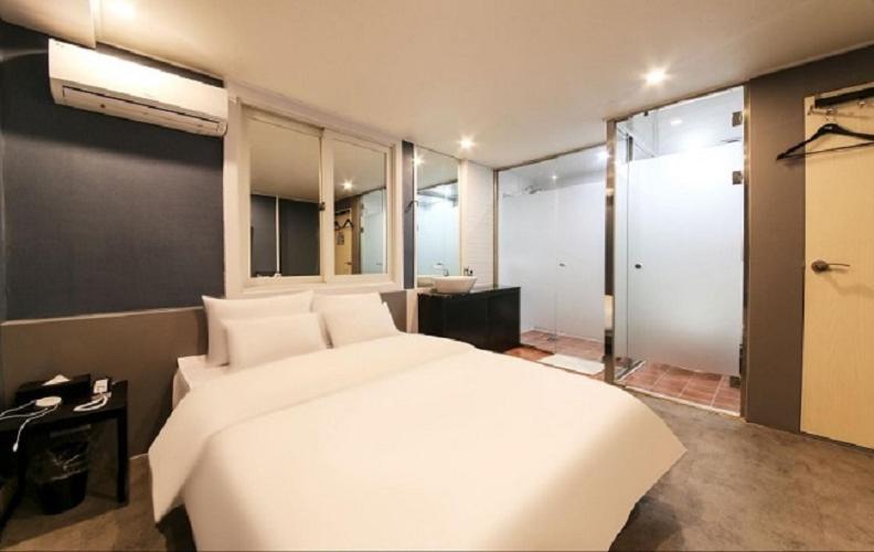 Deluxe Room - Photo 2
