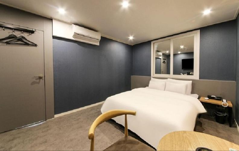 Deluxe Room - Photo 13