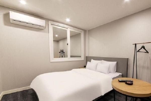 Deluxe Room - Photo 17