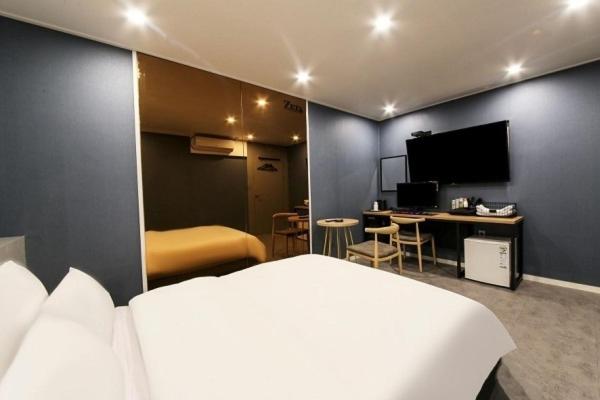 Deluxe Room - Photo 16