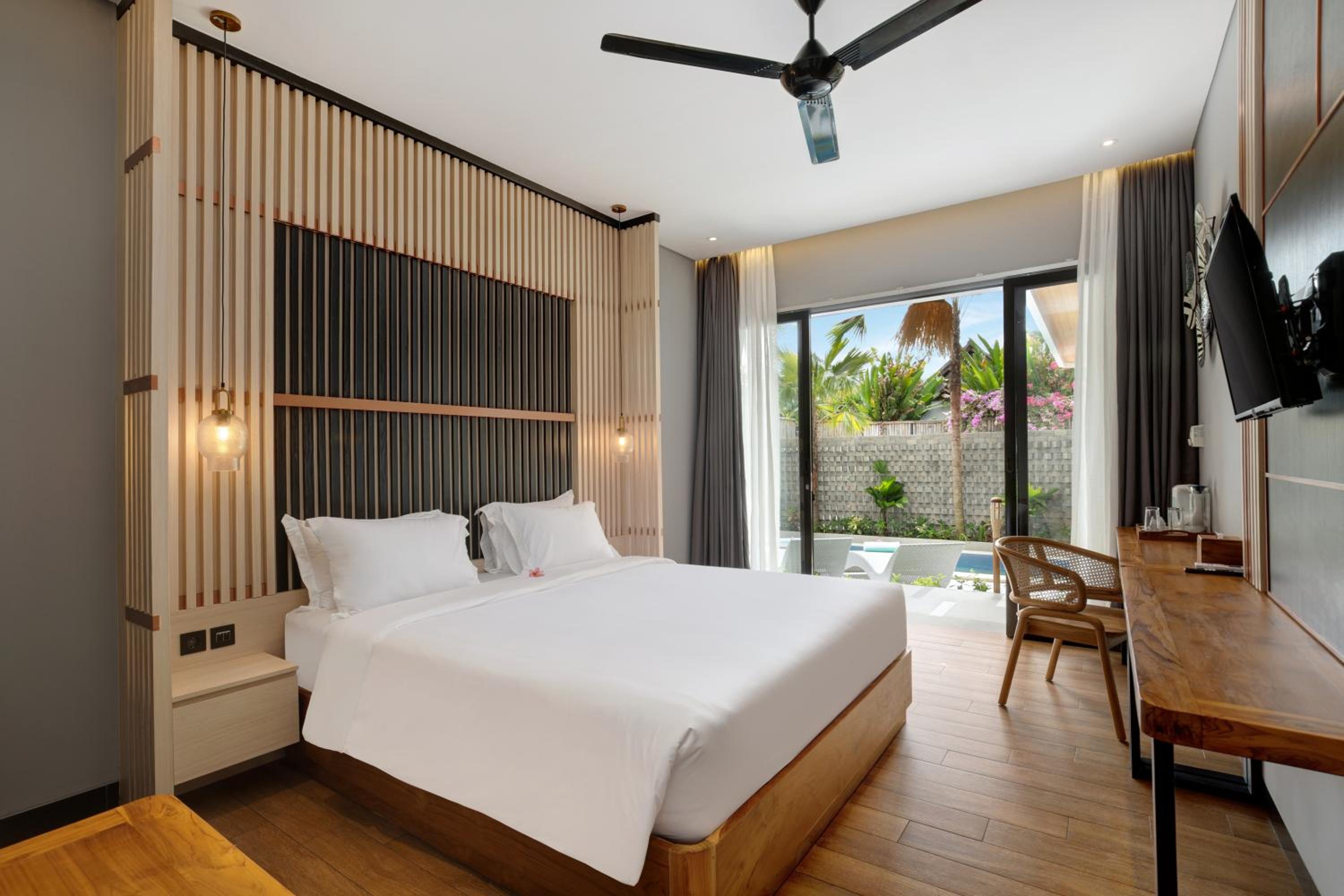 Deluxe Room - Photo 1